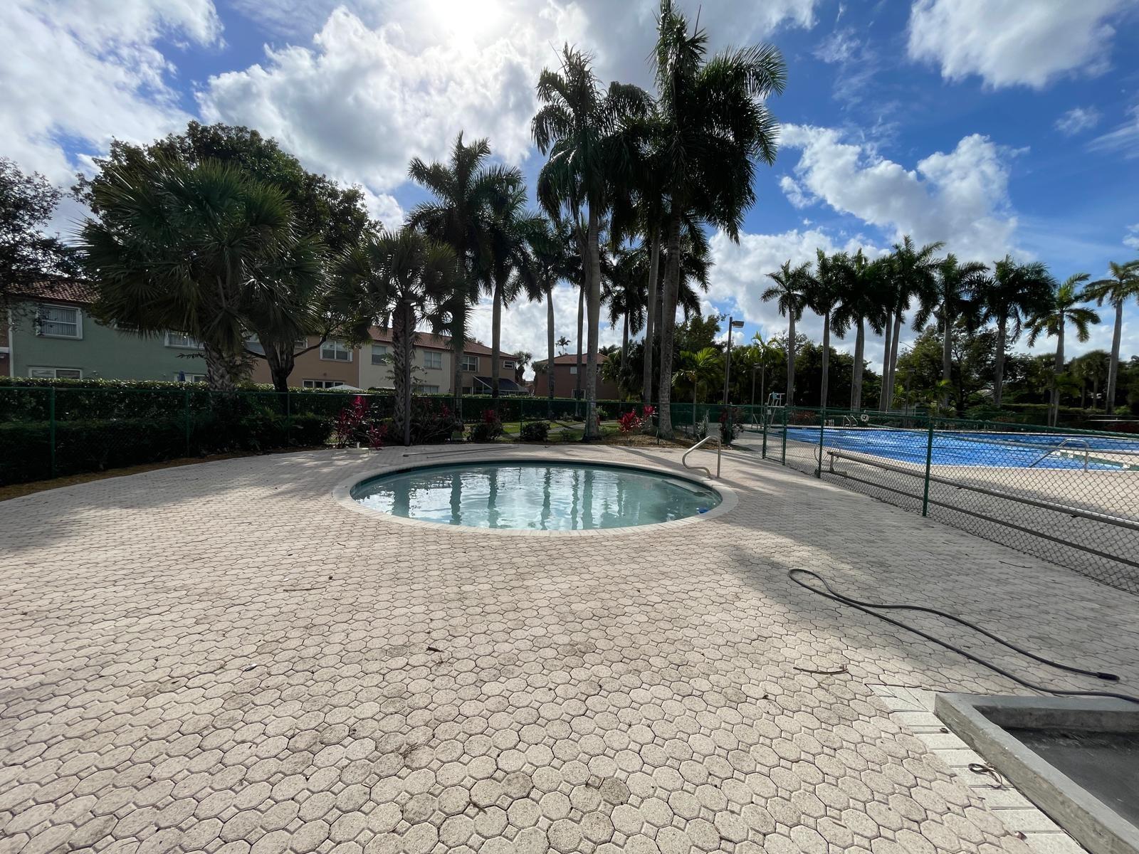 Towngate 156-11 B - Residential