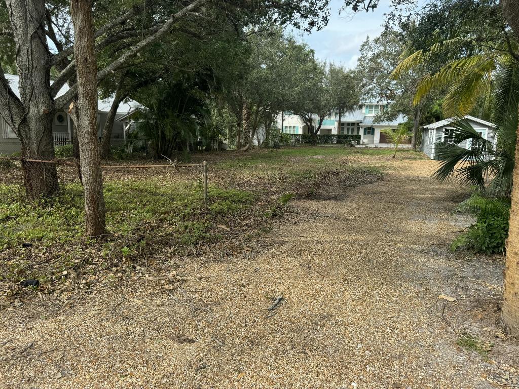 Halpatiokee Park - Land