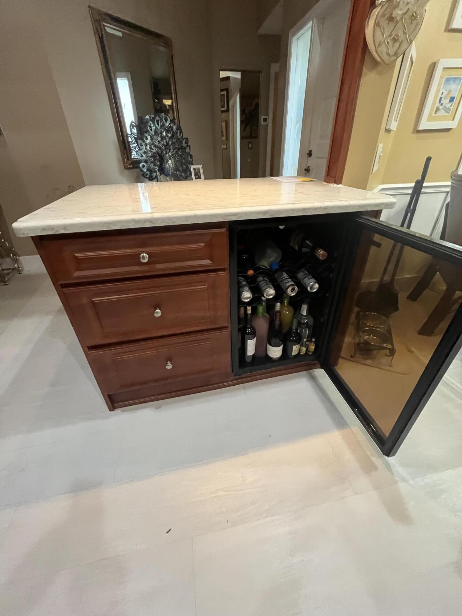 FLORAL LAKES - Residential Lease