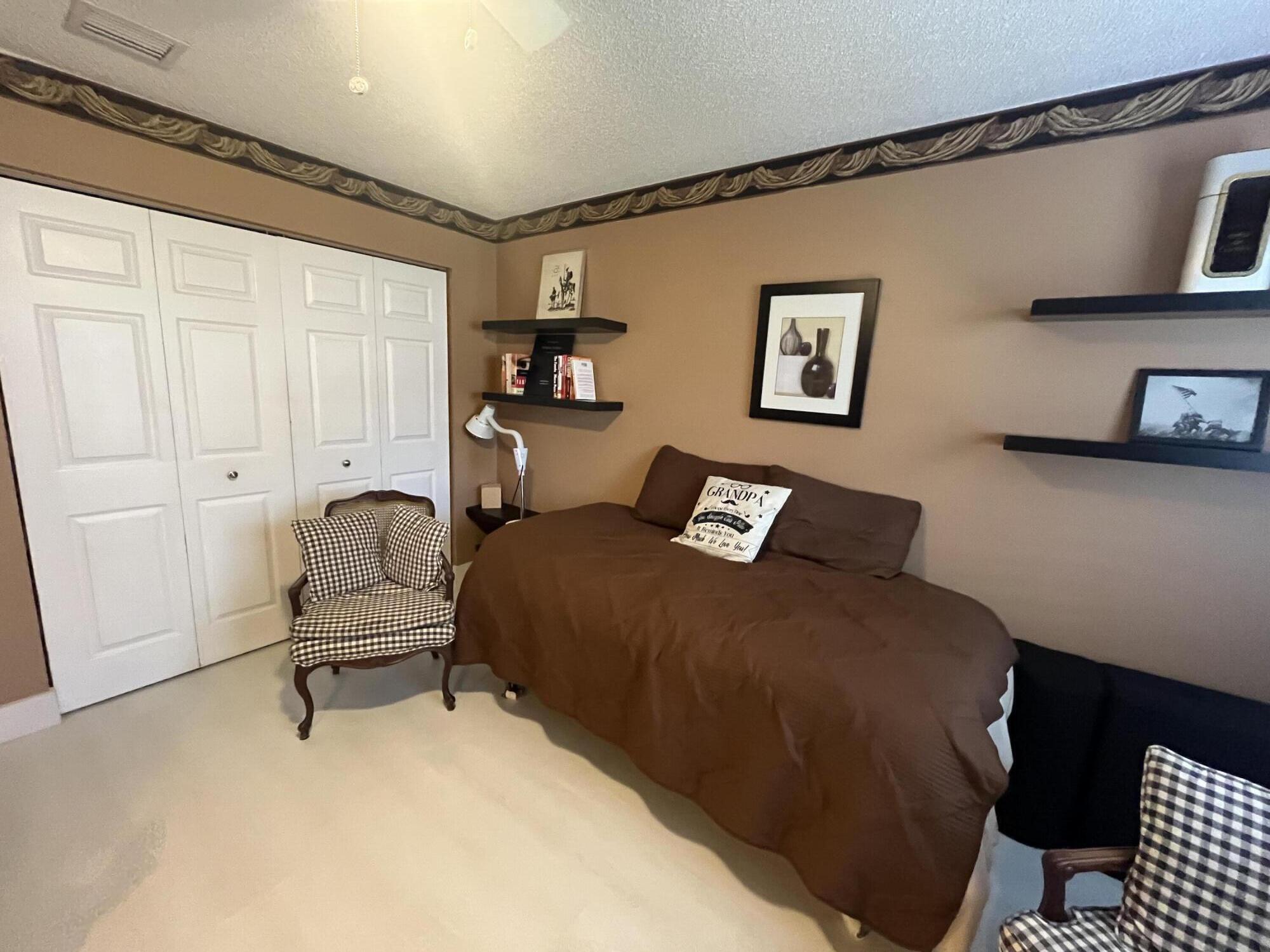 FLORAL LAKES - Residential Lease