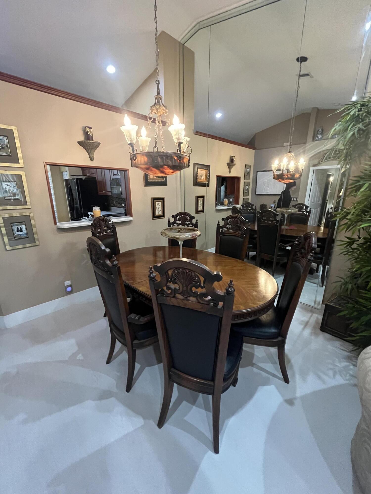 FLORAL LAKES - Residential Lease