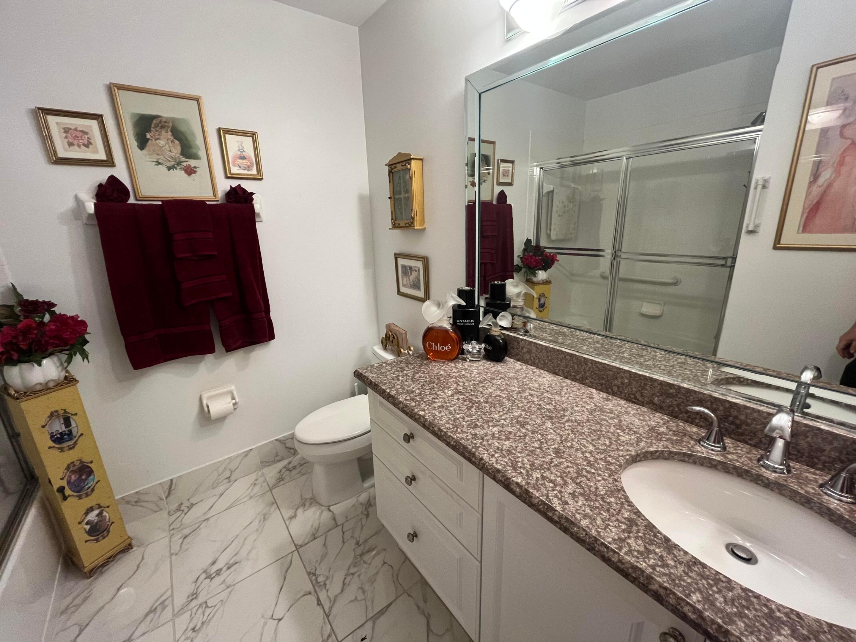 FLORAL LAKES - Residential Lease