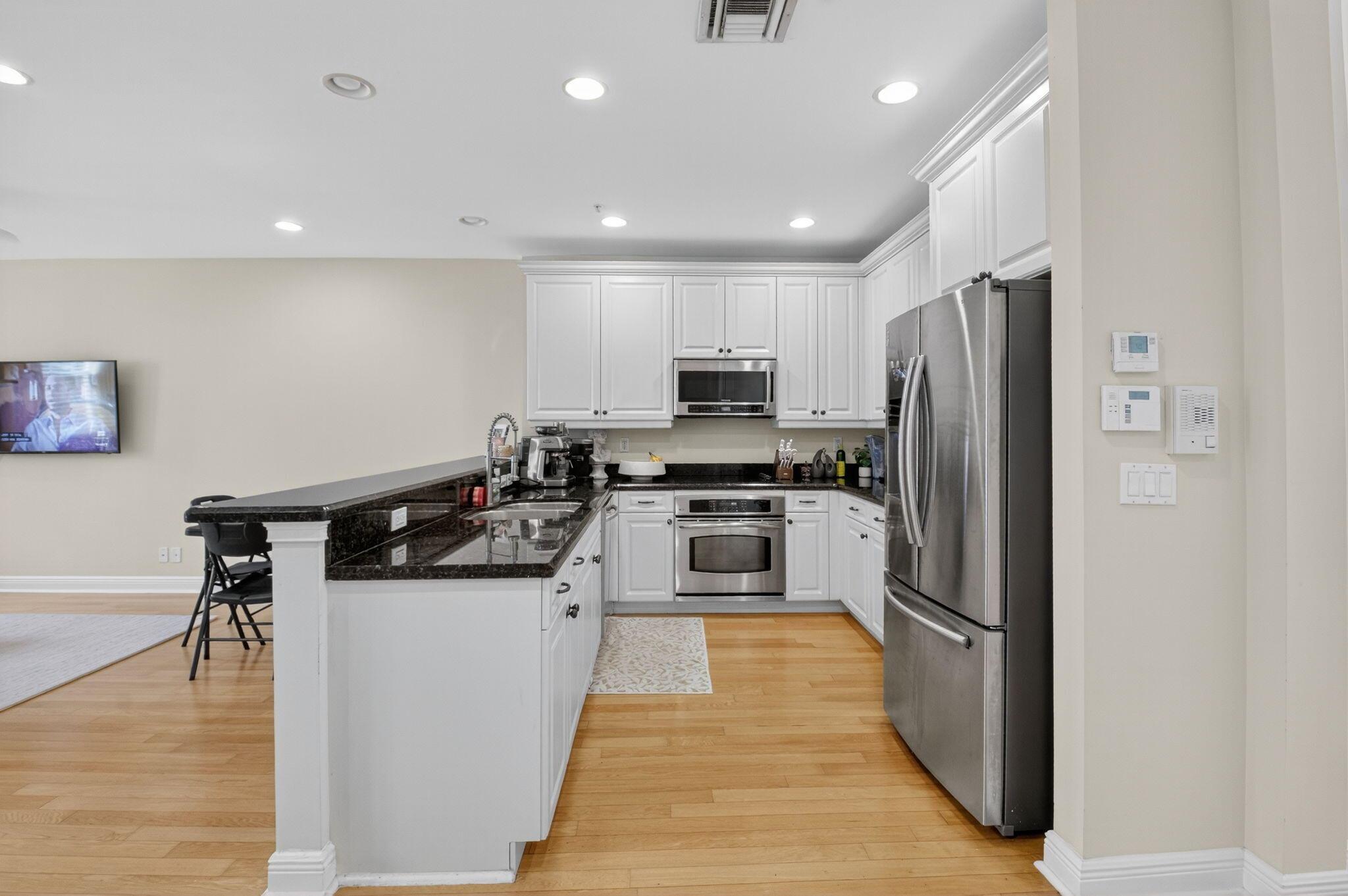 HERITAGE CLUB - Residential Lease