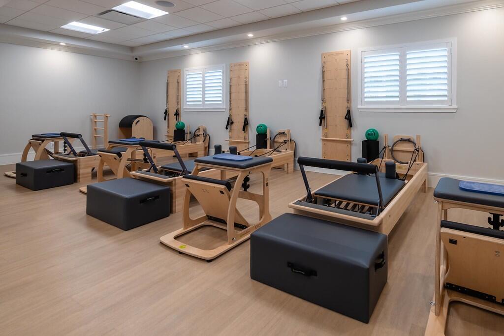 GLENEAGLES IV CONDO - Residential