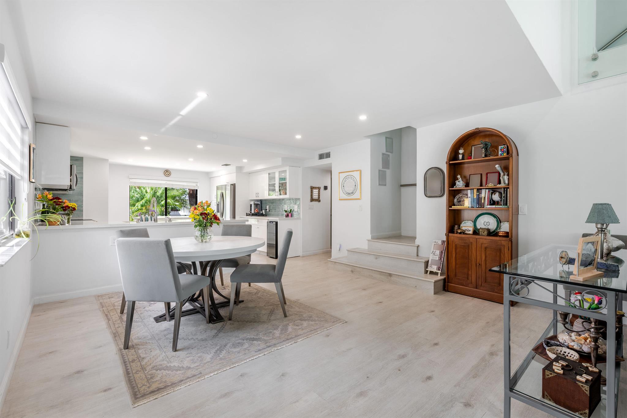 GLENEAGLES IV CONDO - Residential