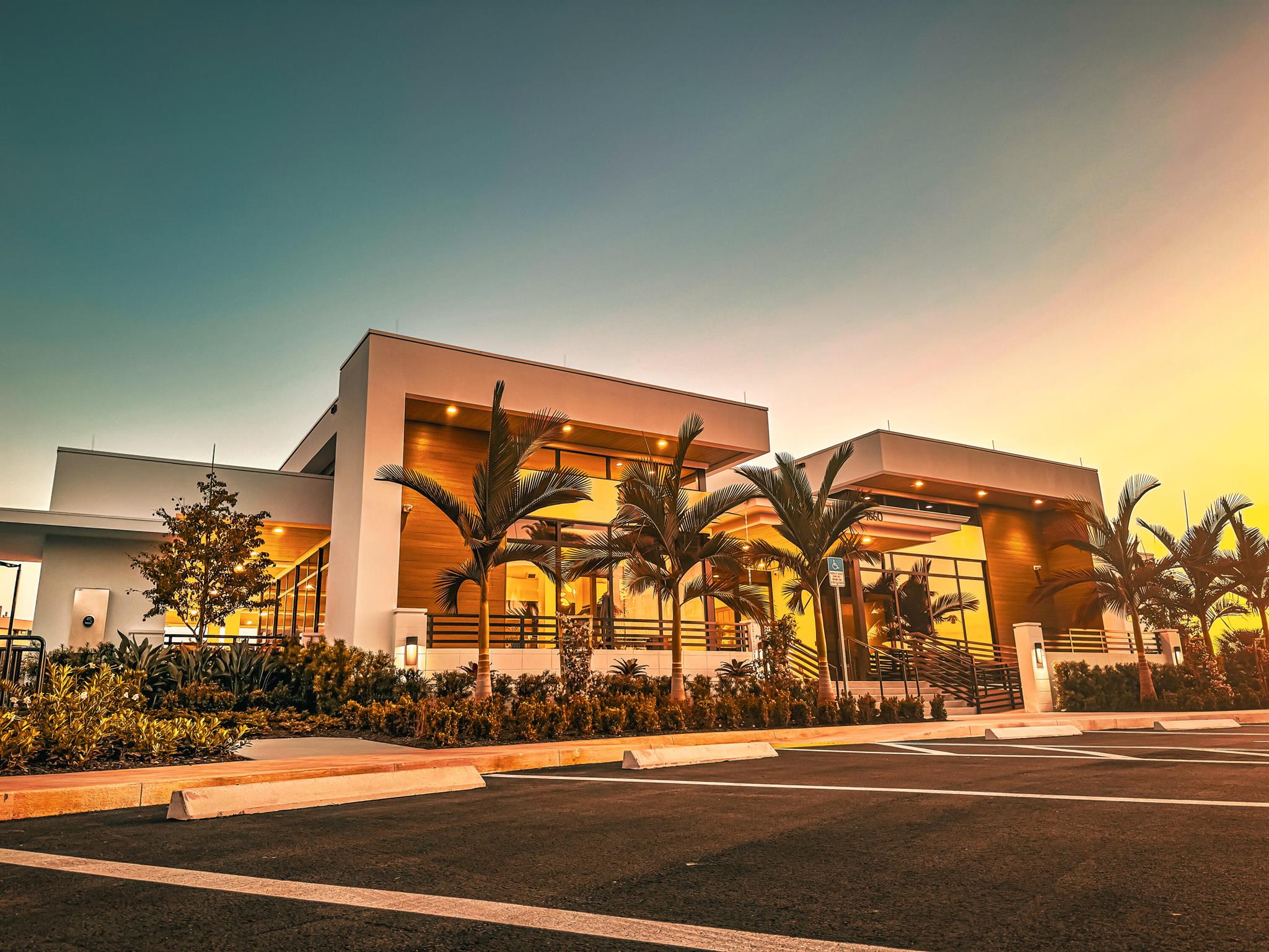 GLENEAGLES IV CONDO - Residential