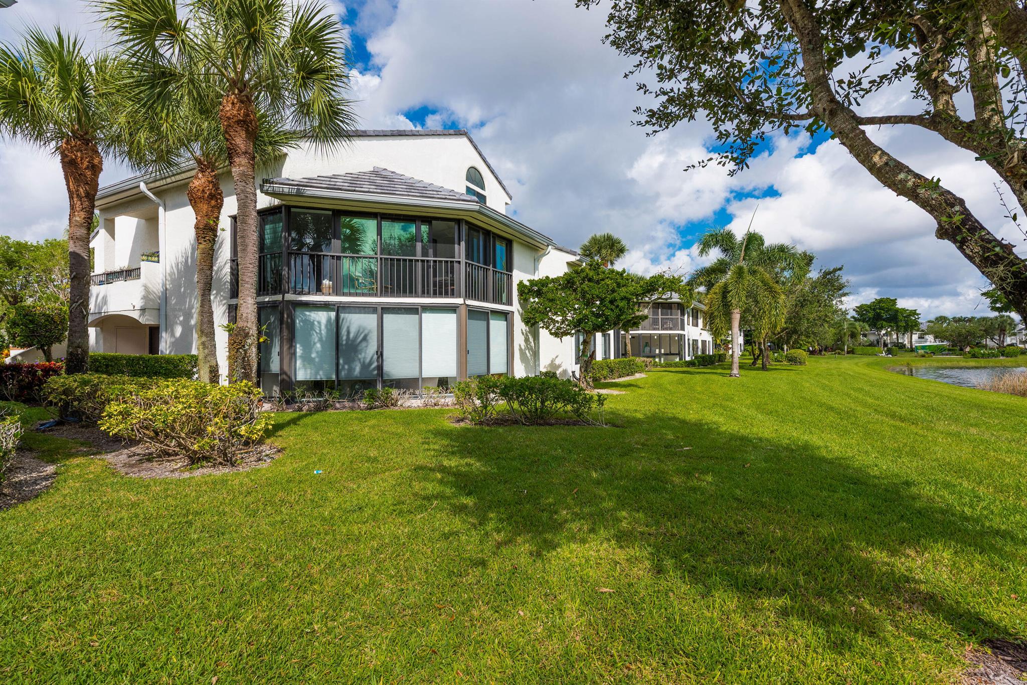 GLENEAGLES IV CONDO - Residential