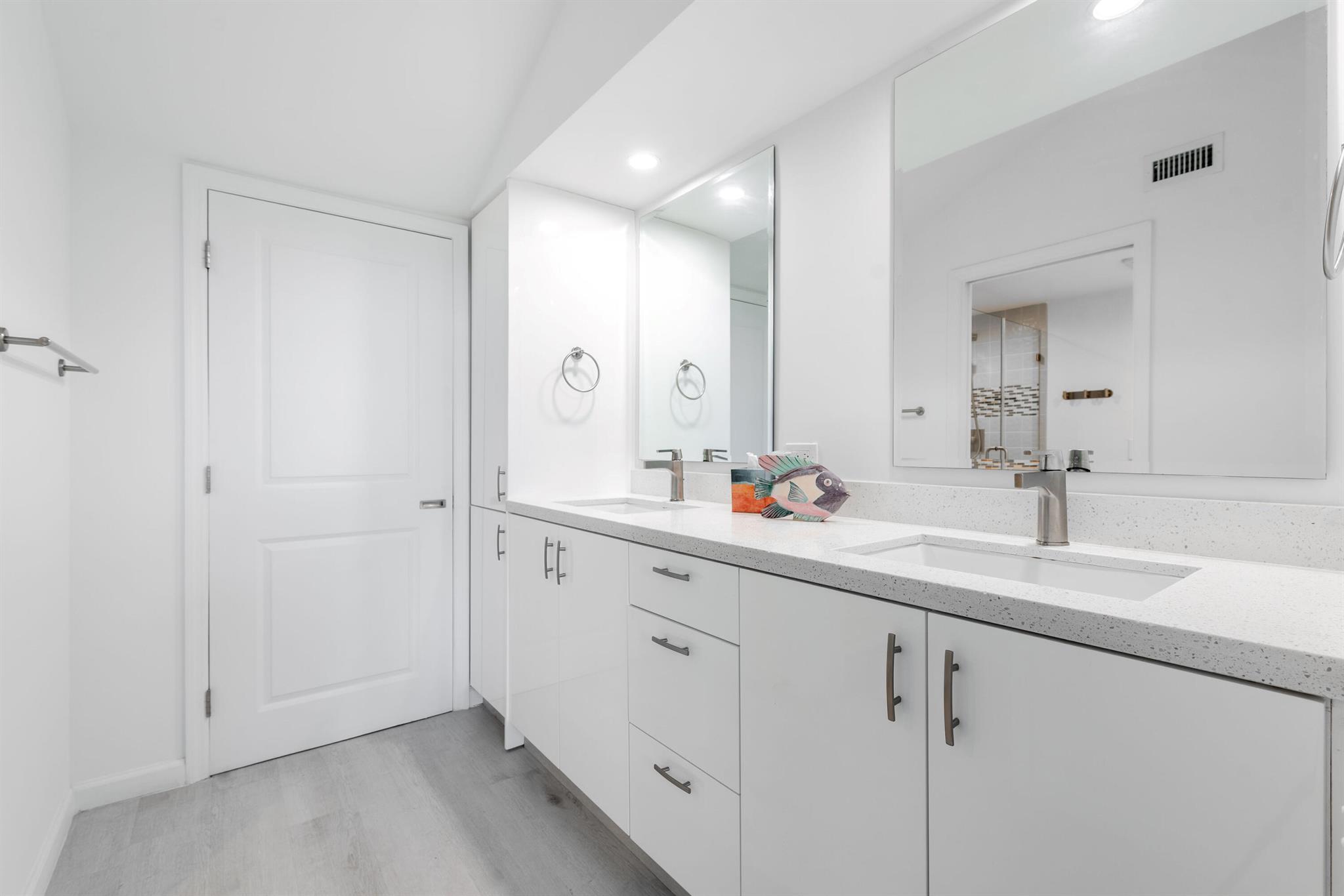 GLENEAGLES IV CONDO - Residential