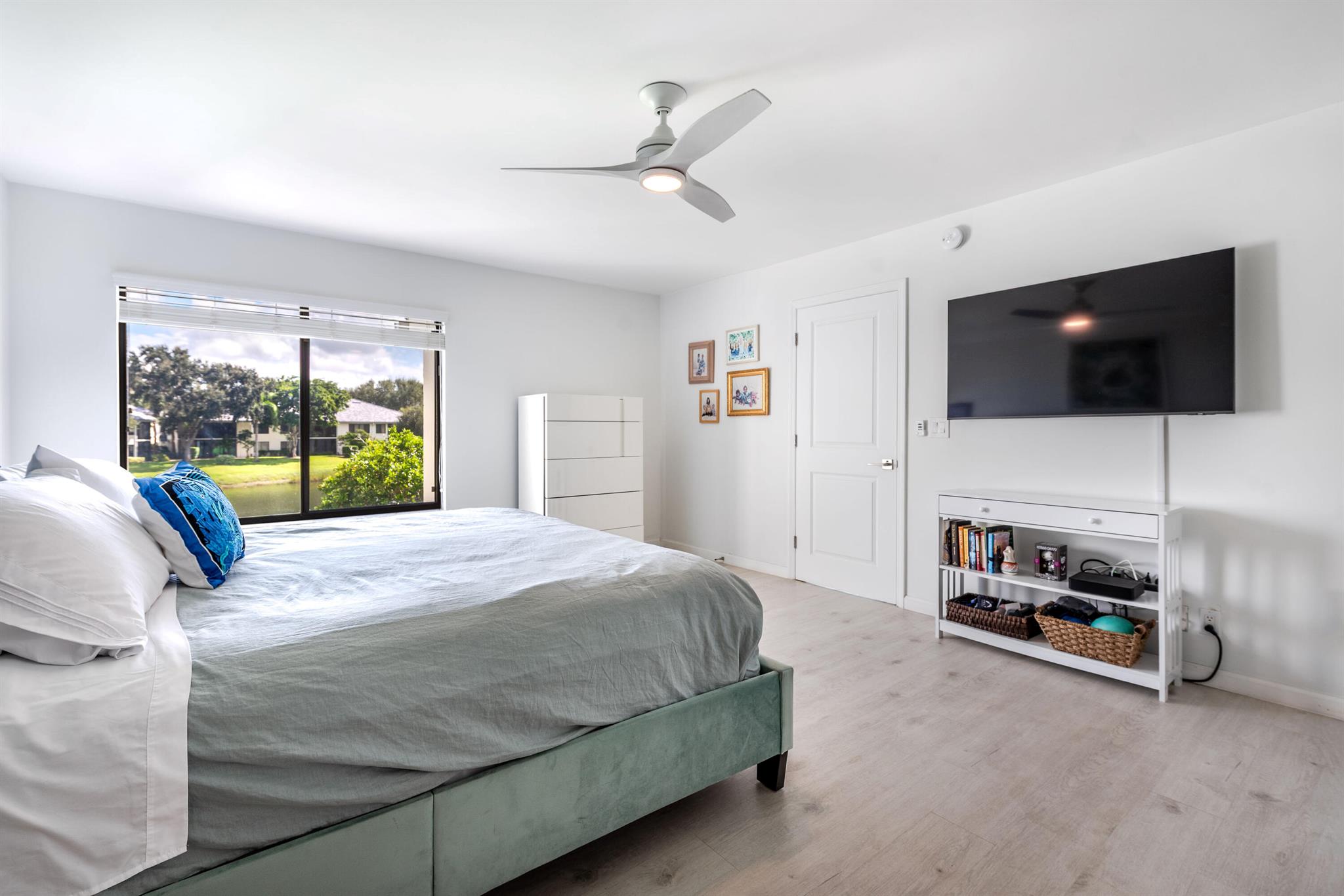 GLENEAGLES IV CONDO - Residential