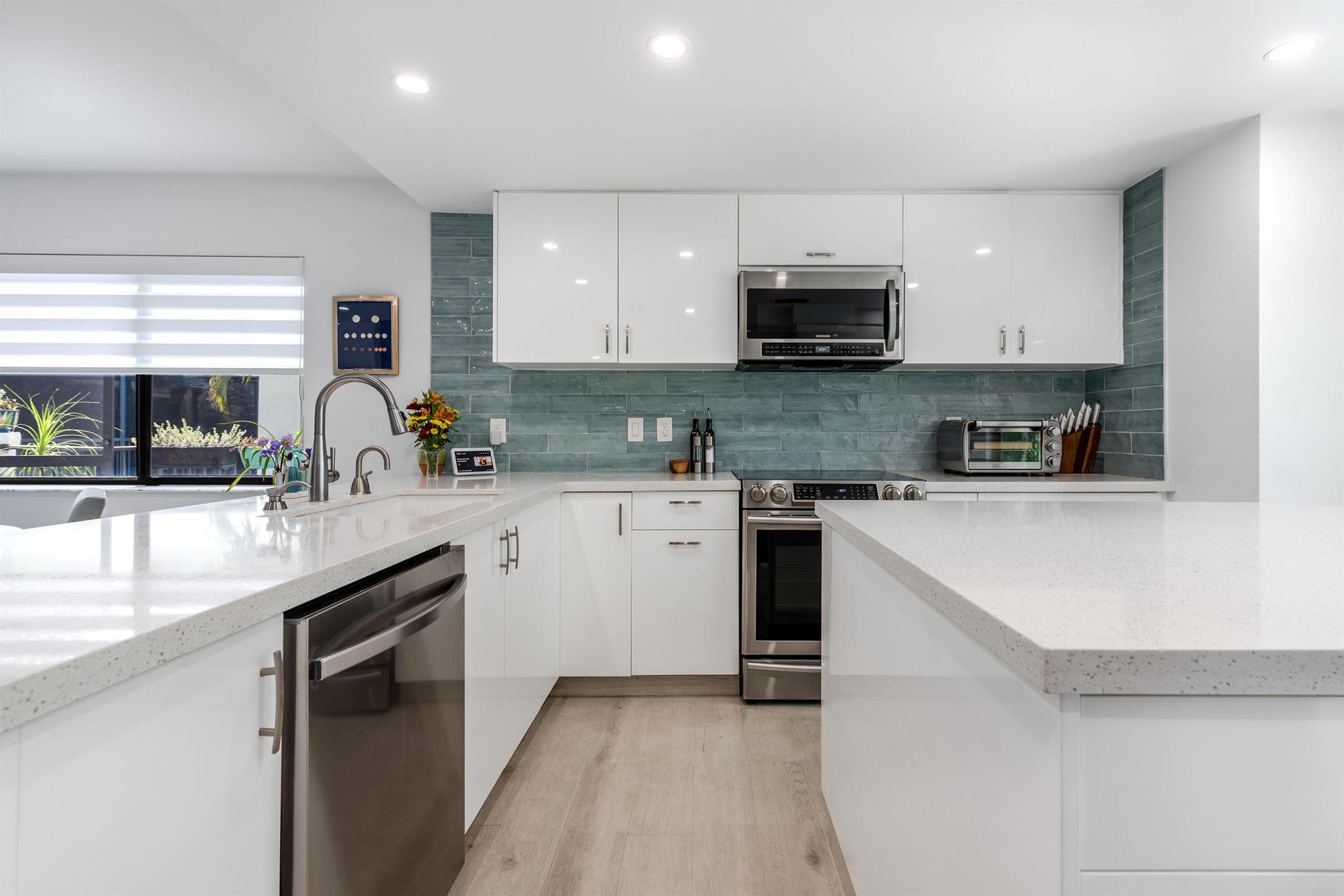 GLENEAGLES IV CONDO - Residential