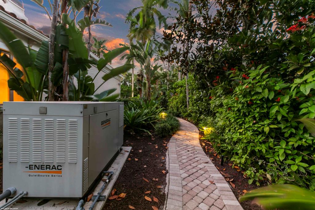 OLD PALM - Residential