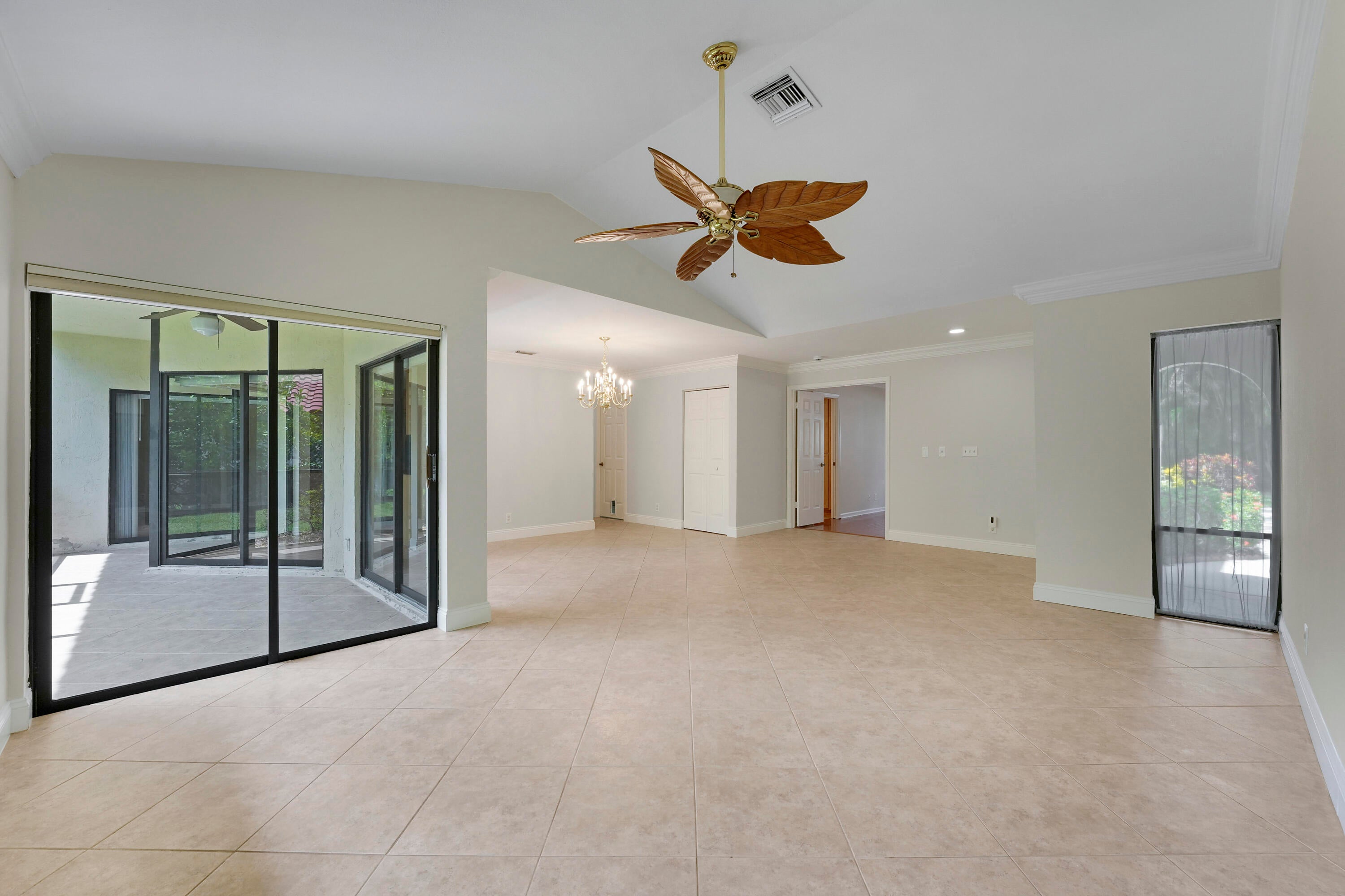 13 Lexington Lane E A