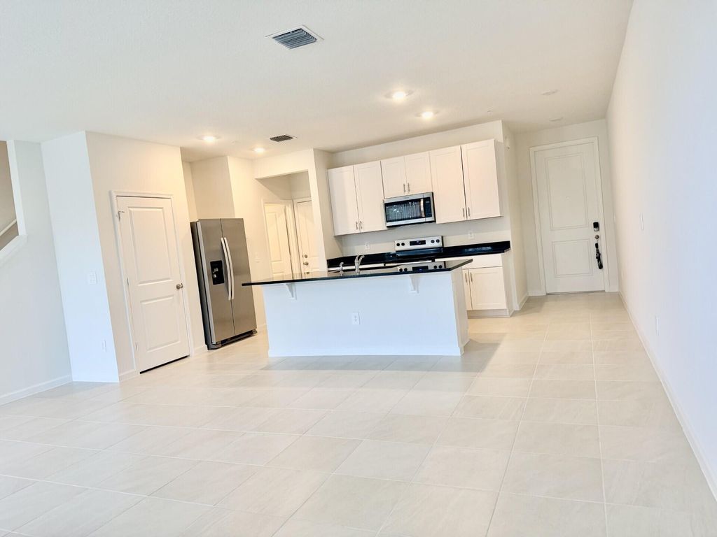 Photo of 586 Salisbury Circle, Fort Pierce, FL 34982 (MLS # B26002667)