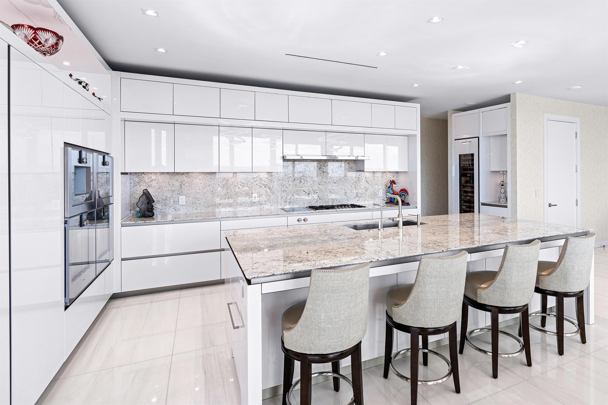 BRISTOL CONDO - Residential