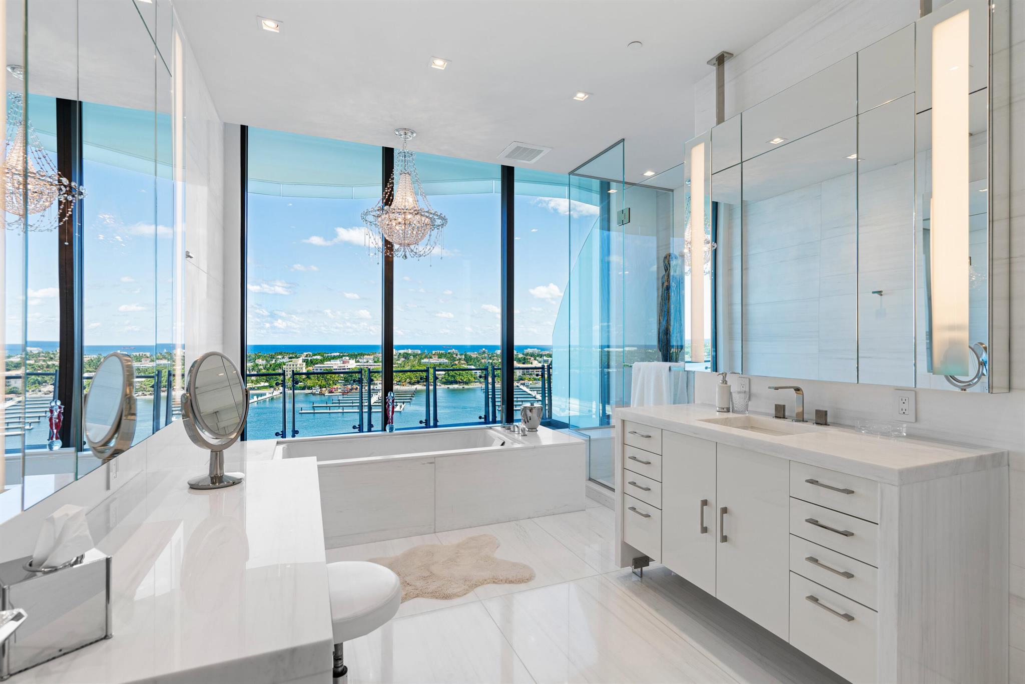 BRISTOL CONDO - Residential