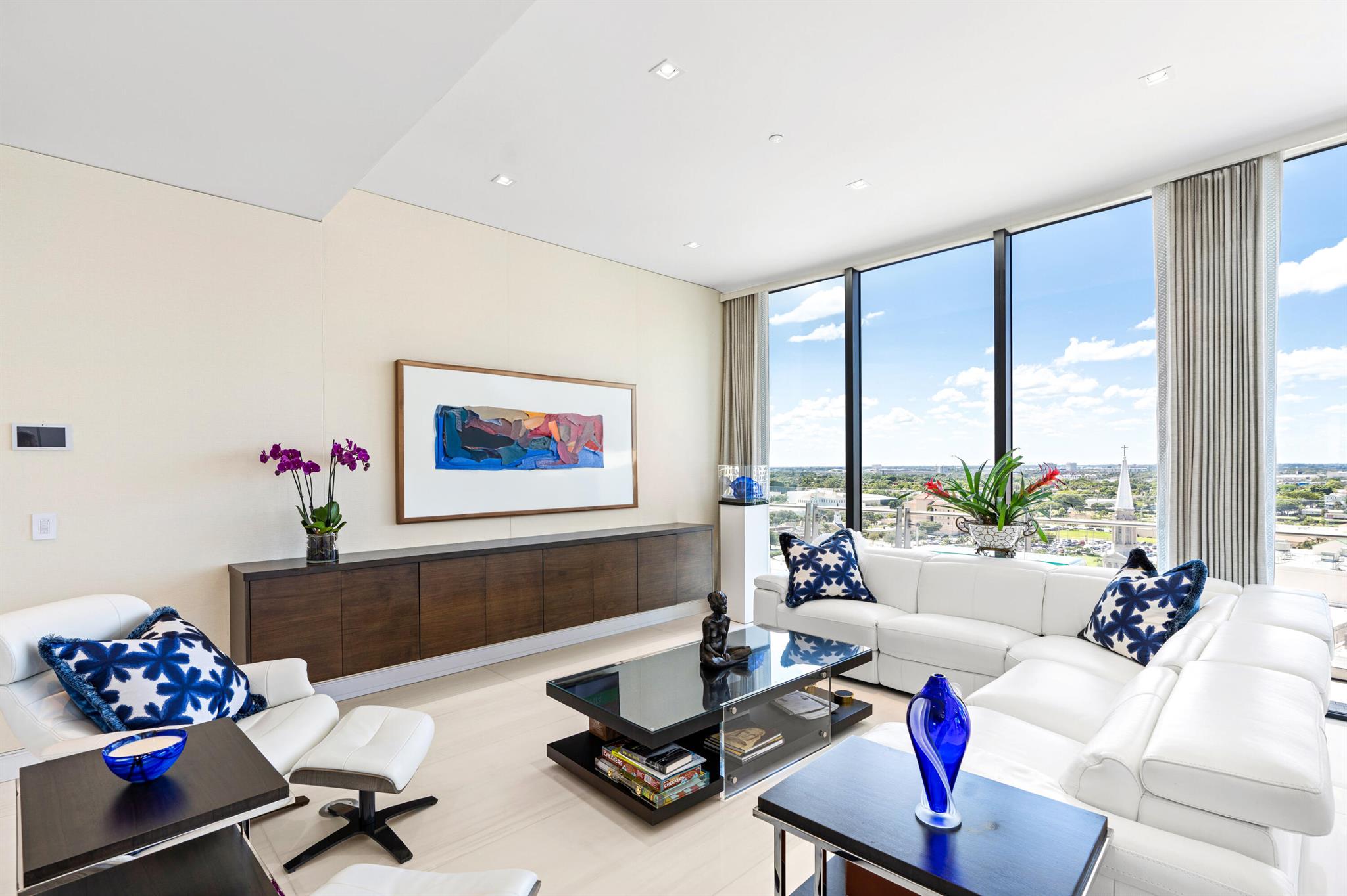 BRISTOL CONDO - Residential