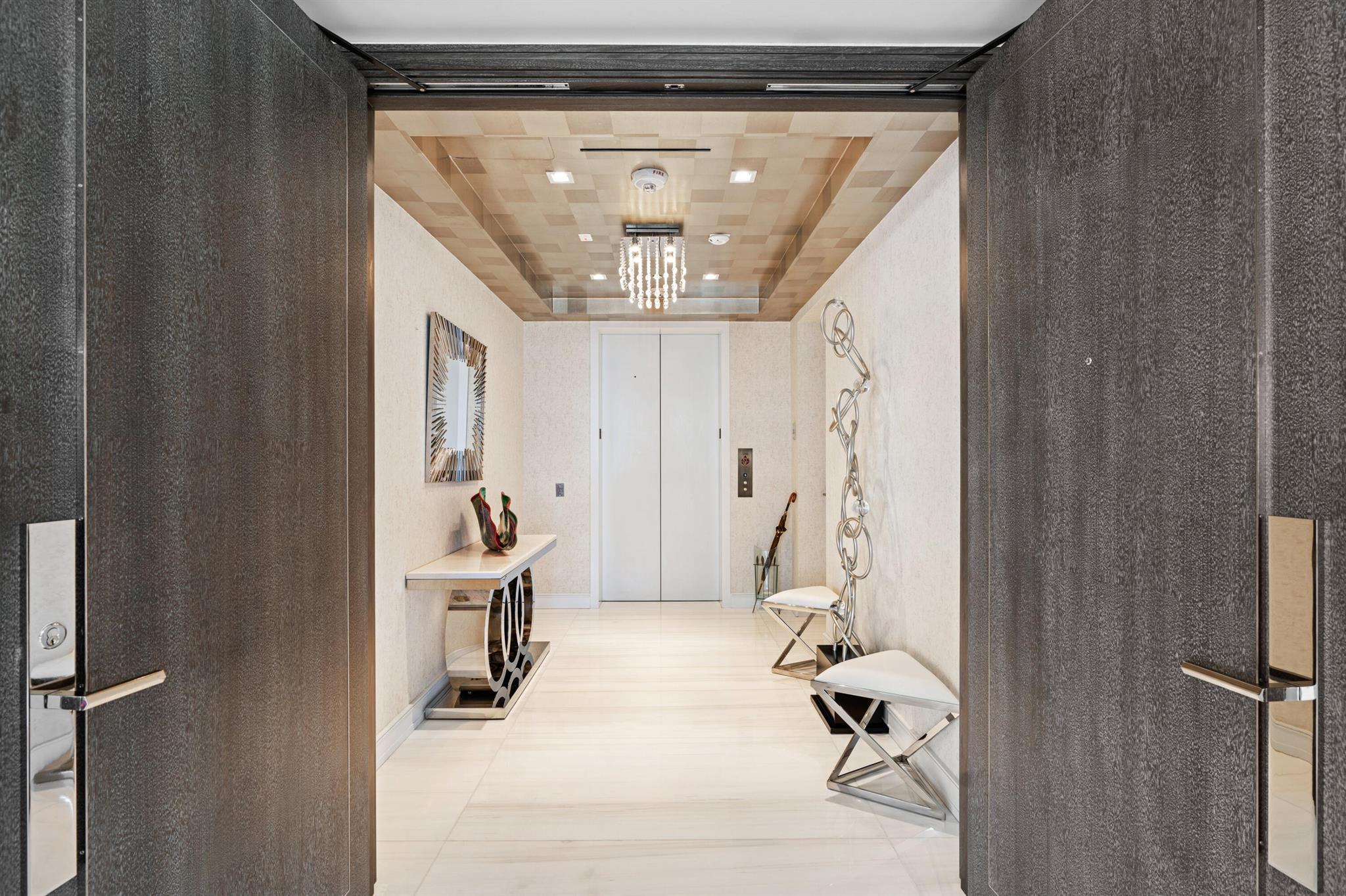 BRISTOL CONDO - Residential