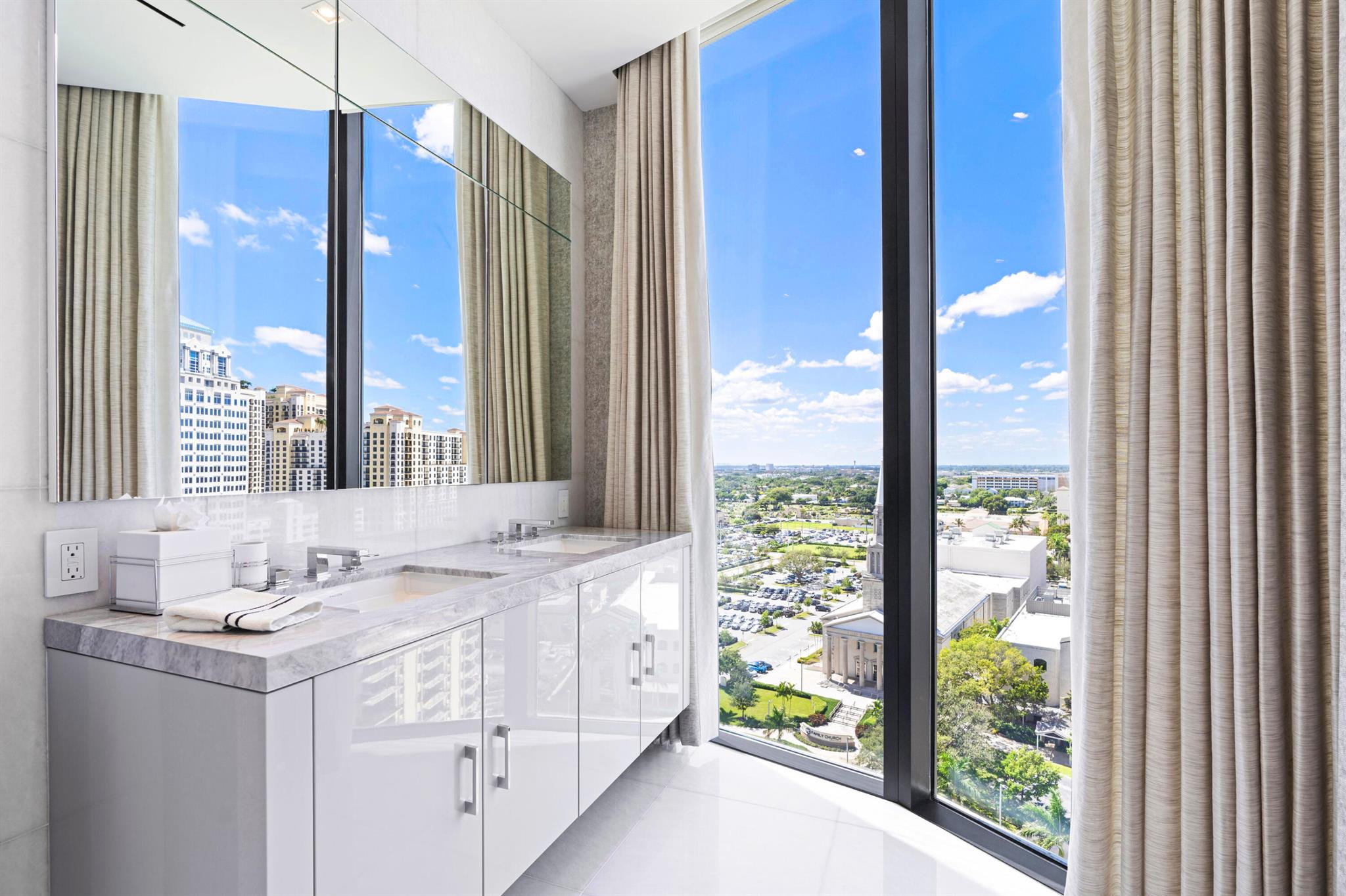 BRISTOL CONDO - Residential