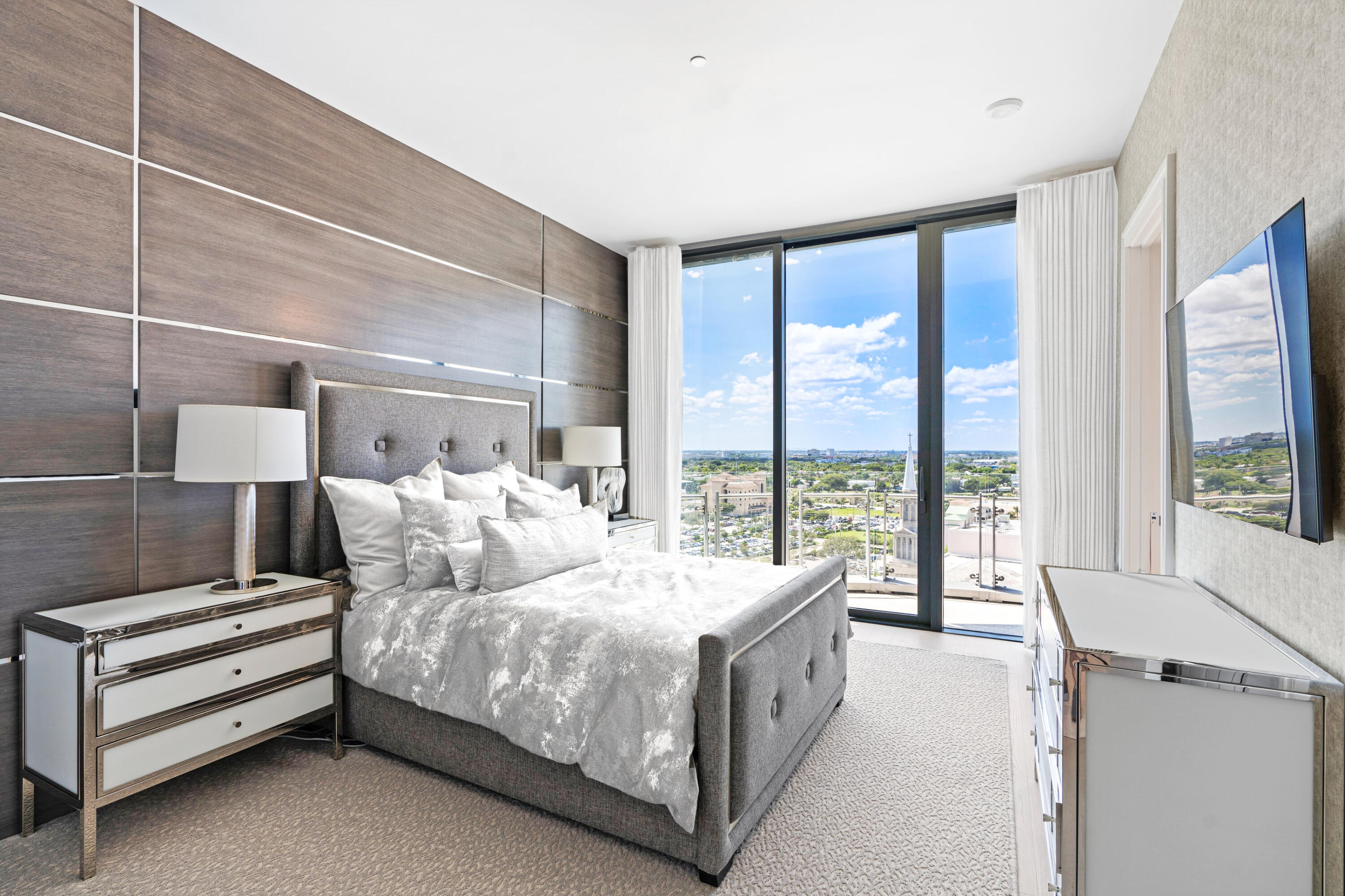 BRISTOL CONDO - Residential