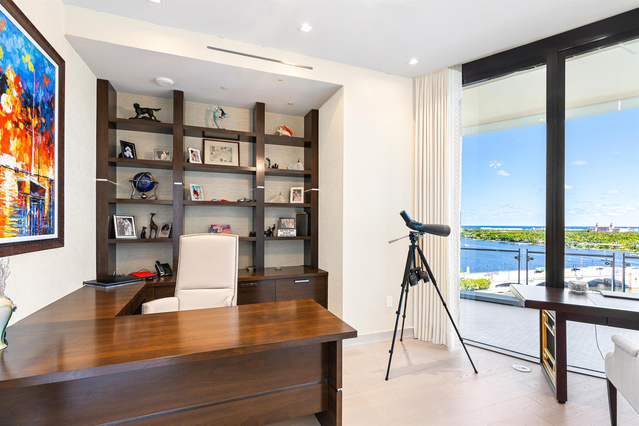 BRISTOL CONDO - Residential