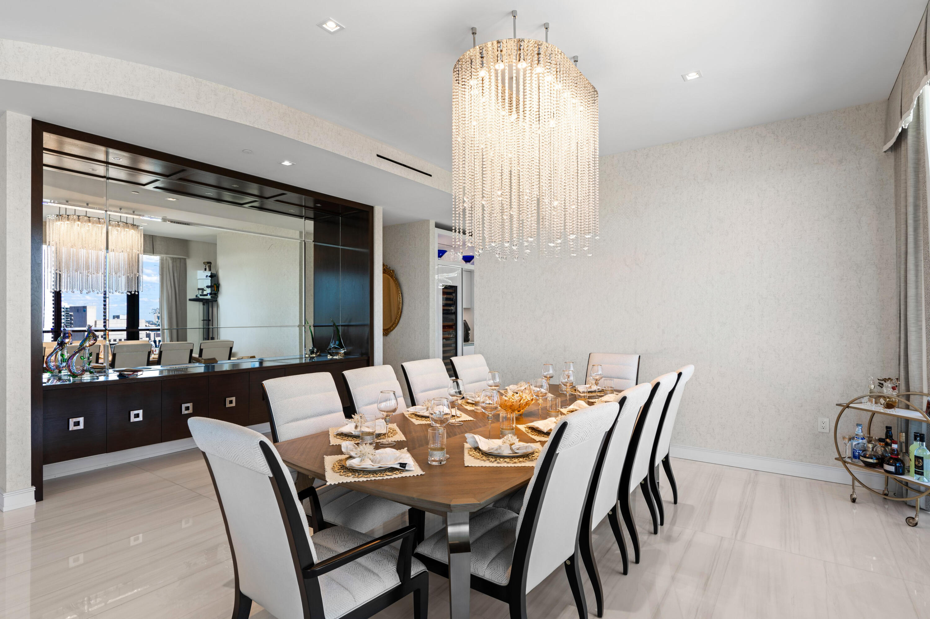 BRISTOL CONDO - Residential