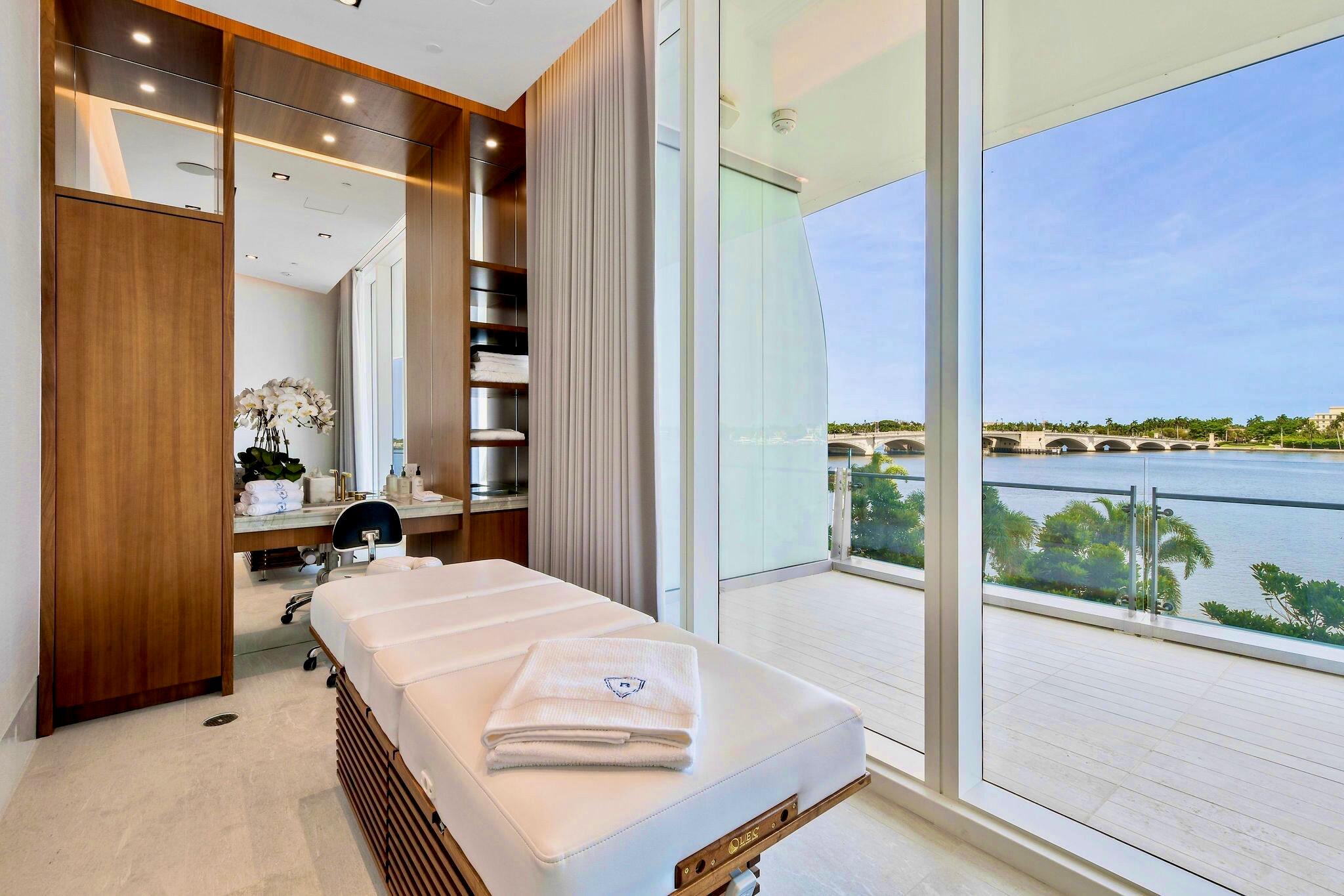 BRISTOL CONDO - Residential