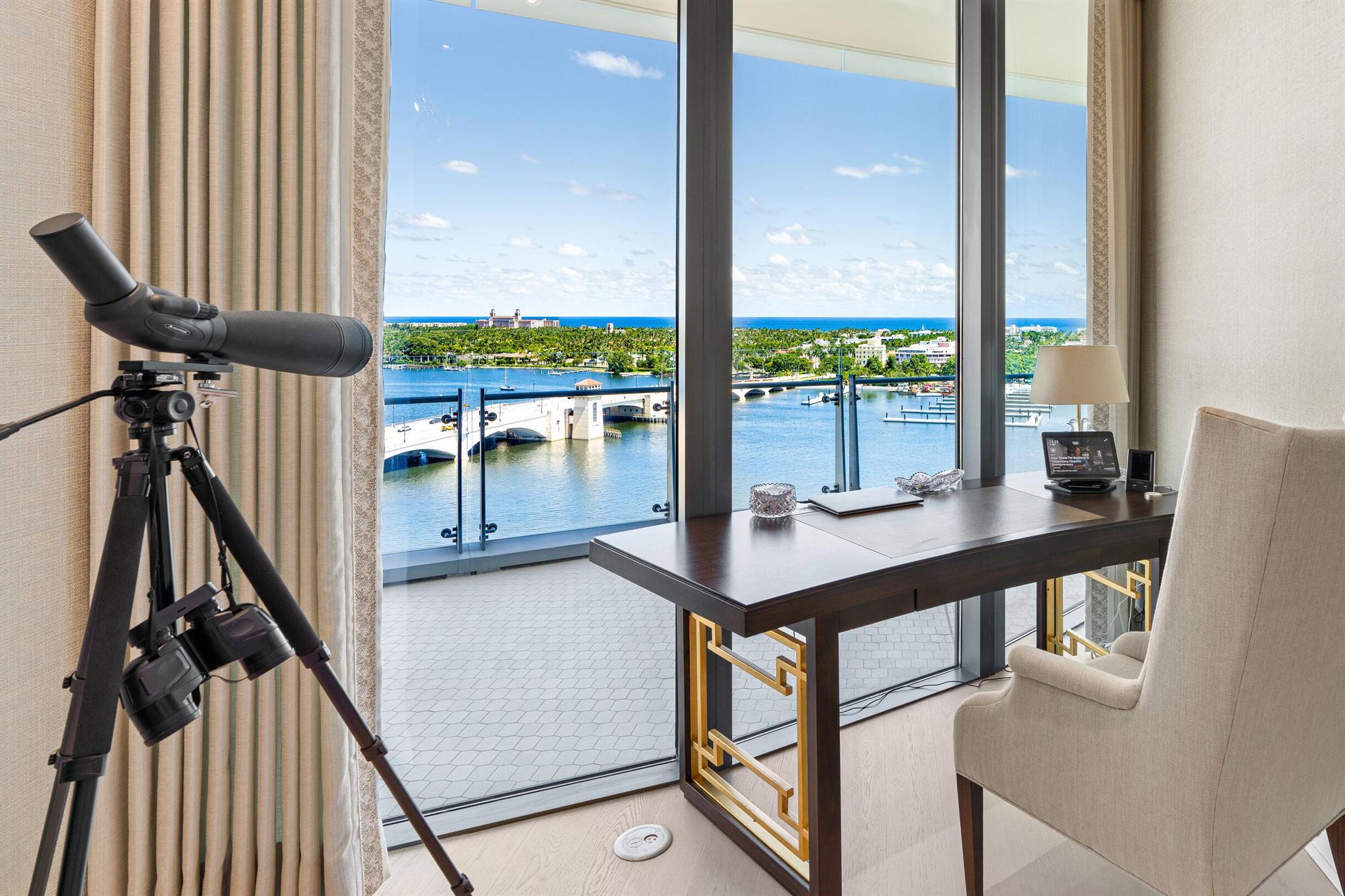 BRISTOL CONDO - Residential