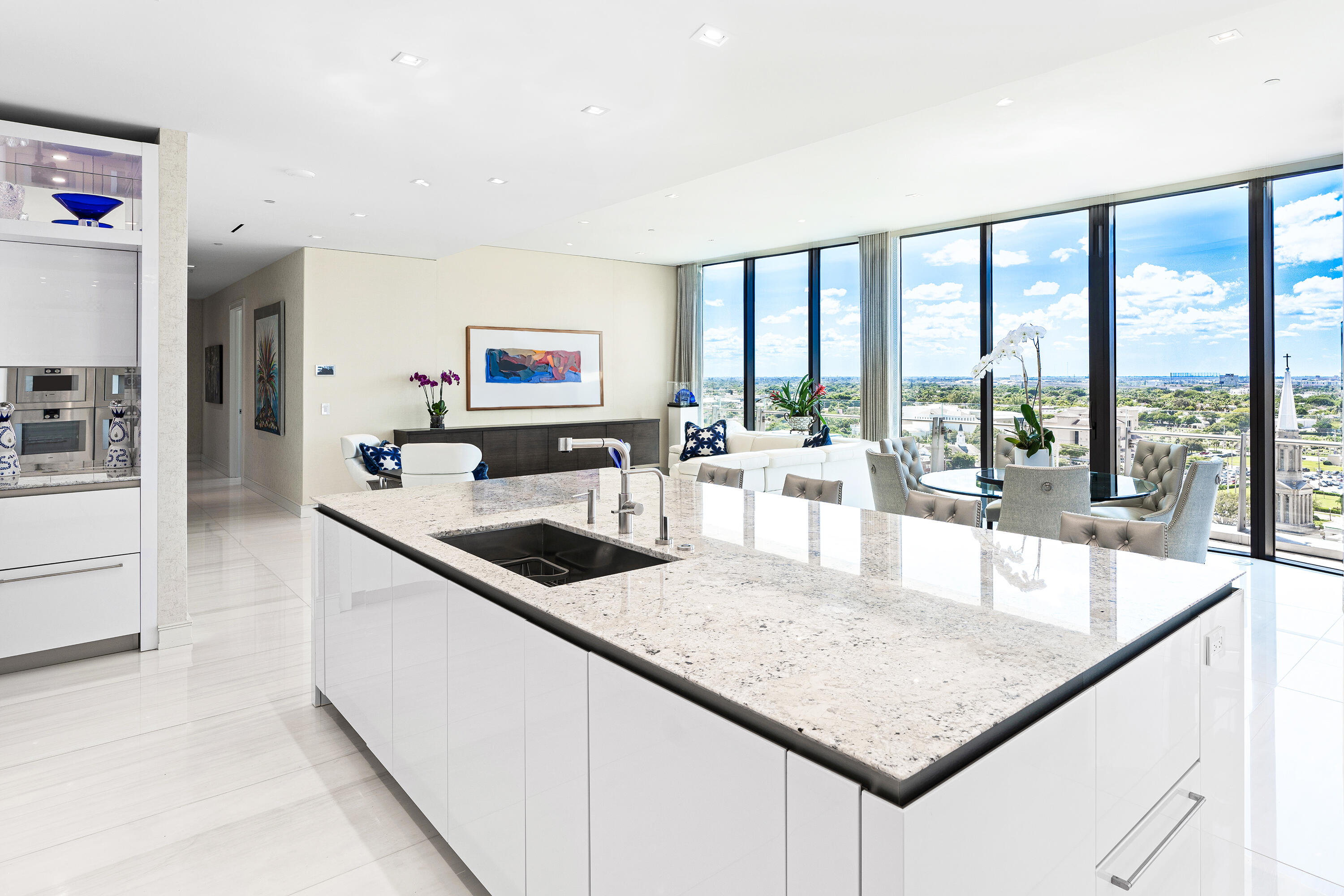 BRISTOL CONDO - Residential