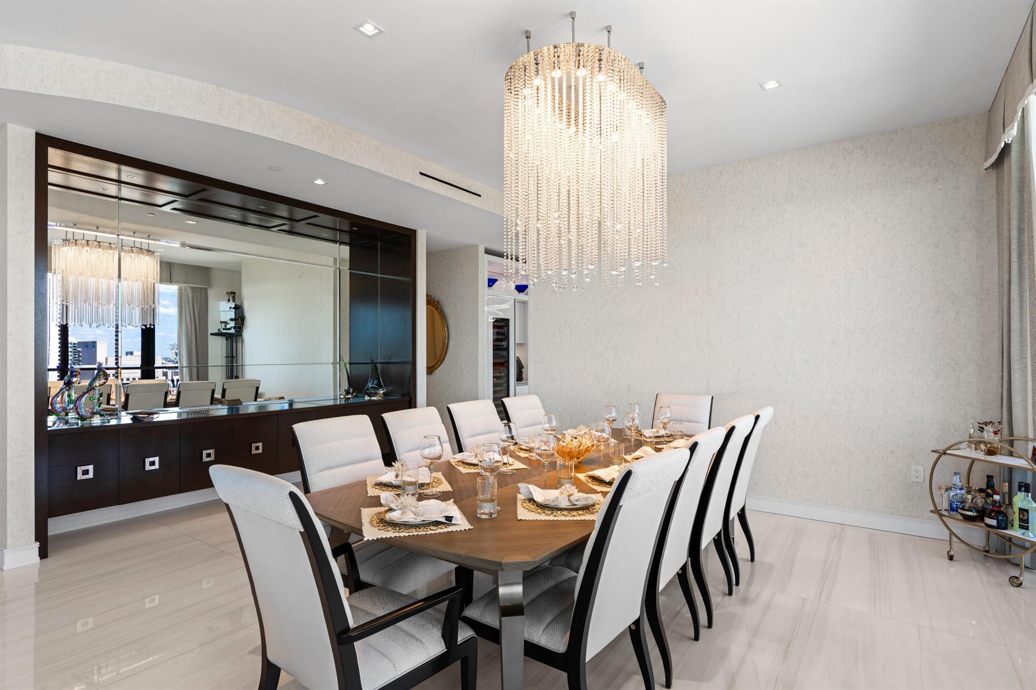 BRISTOL CONDO - Residential