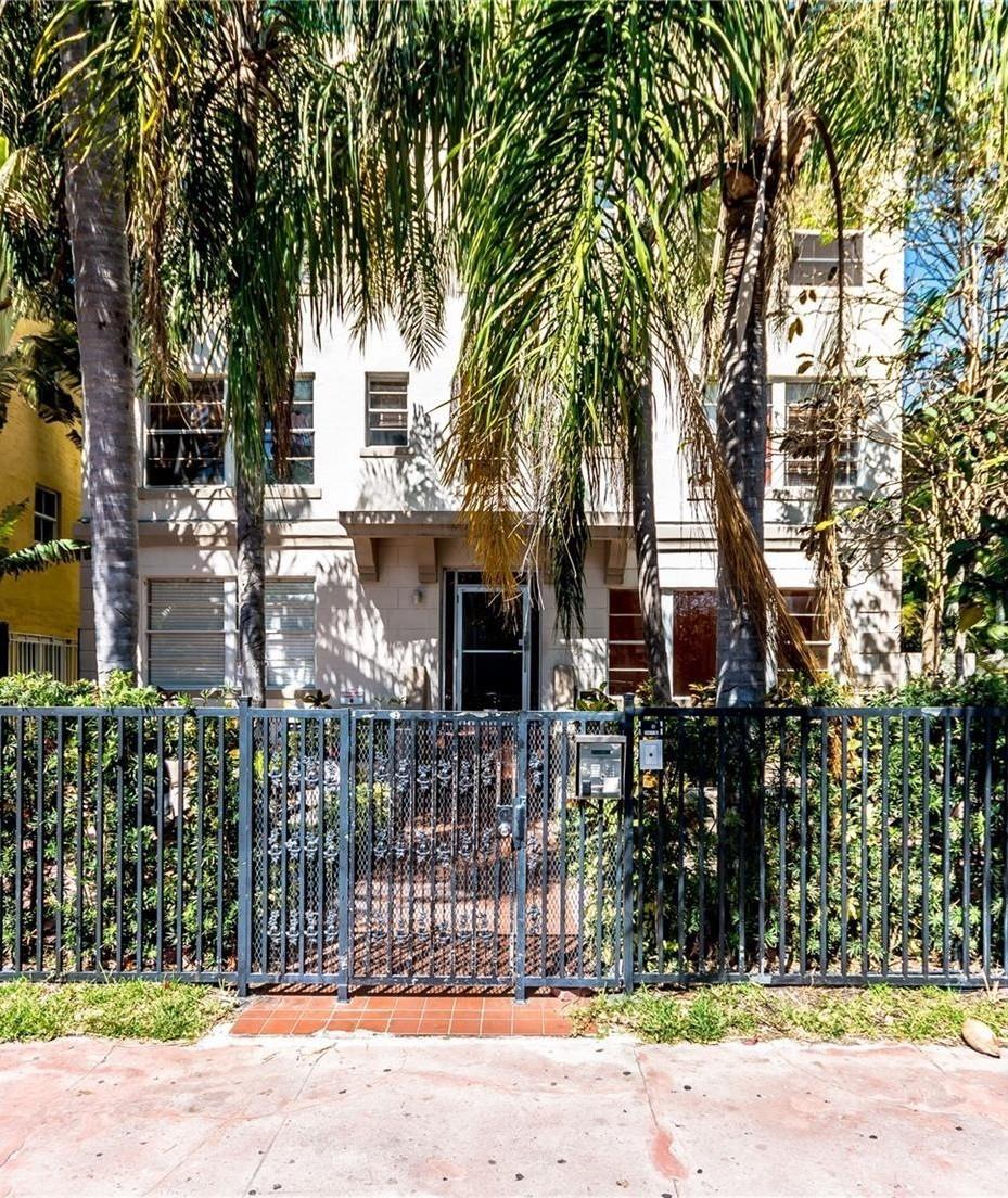 Windsor Plaza - Residential Lease