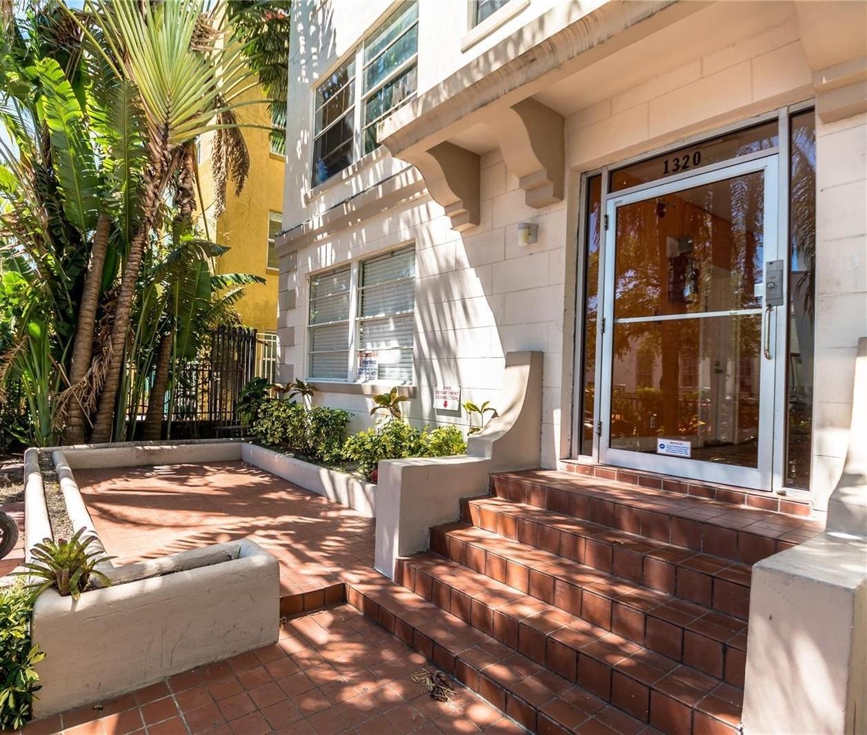 Windsor Plaza - Residential Lease