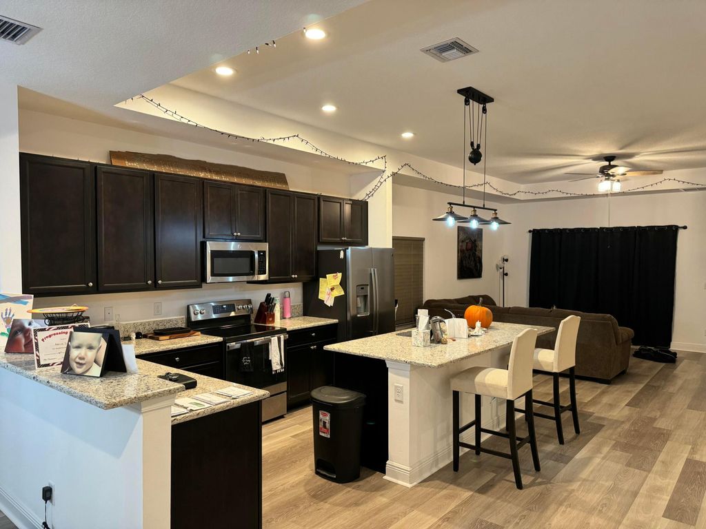 Photo of 425 Seafoam Circle, Fort Pierce, FL 34945 (MLS # R11042583)