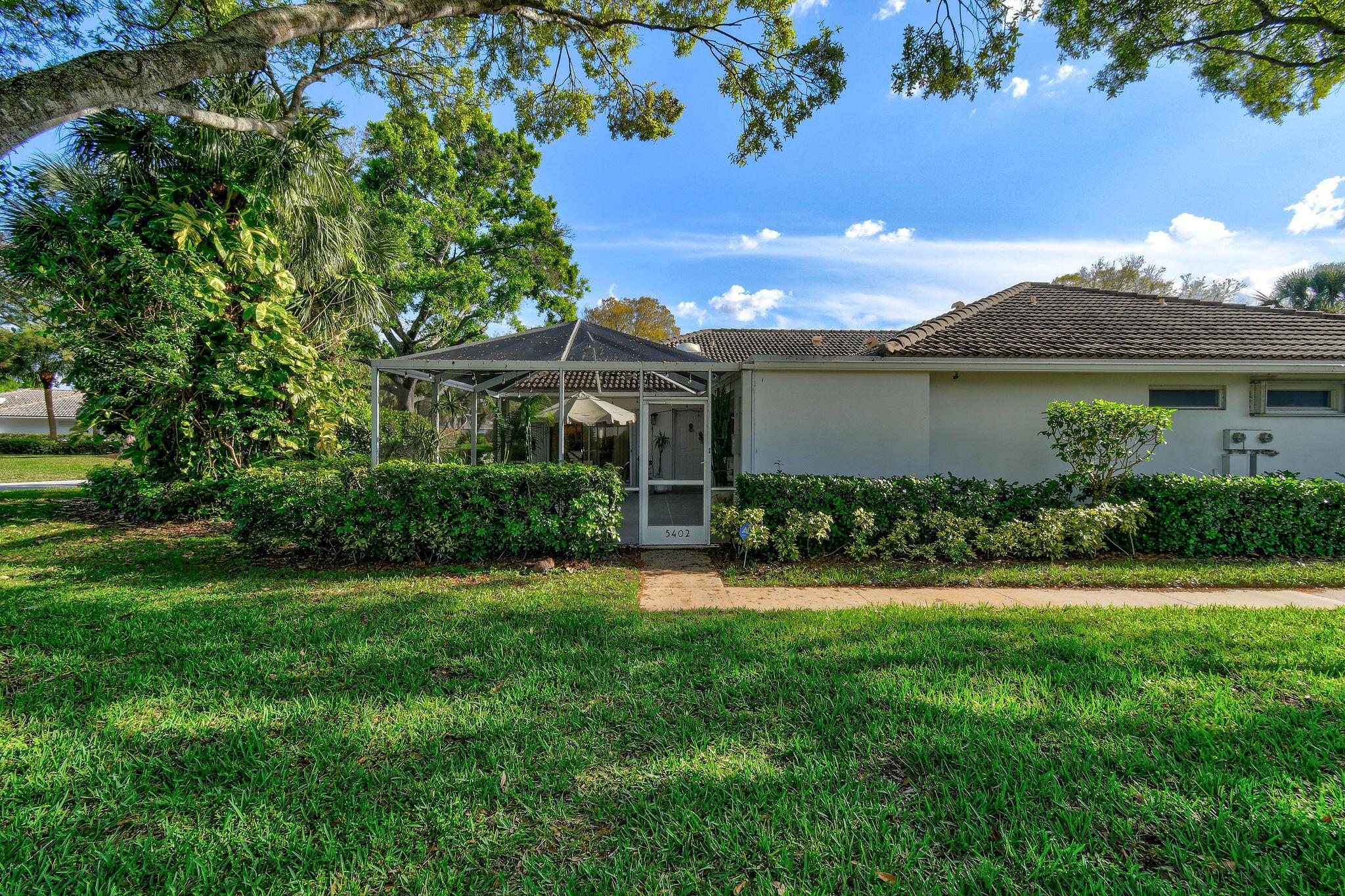 5402 Red Oak Court