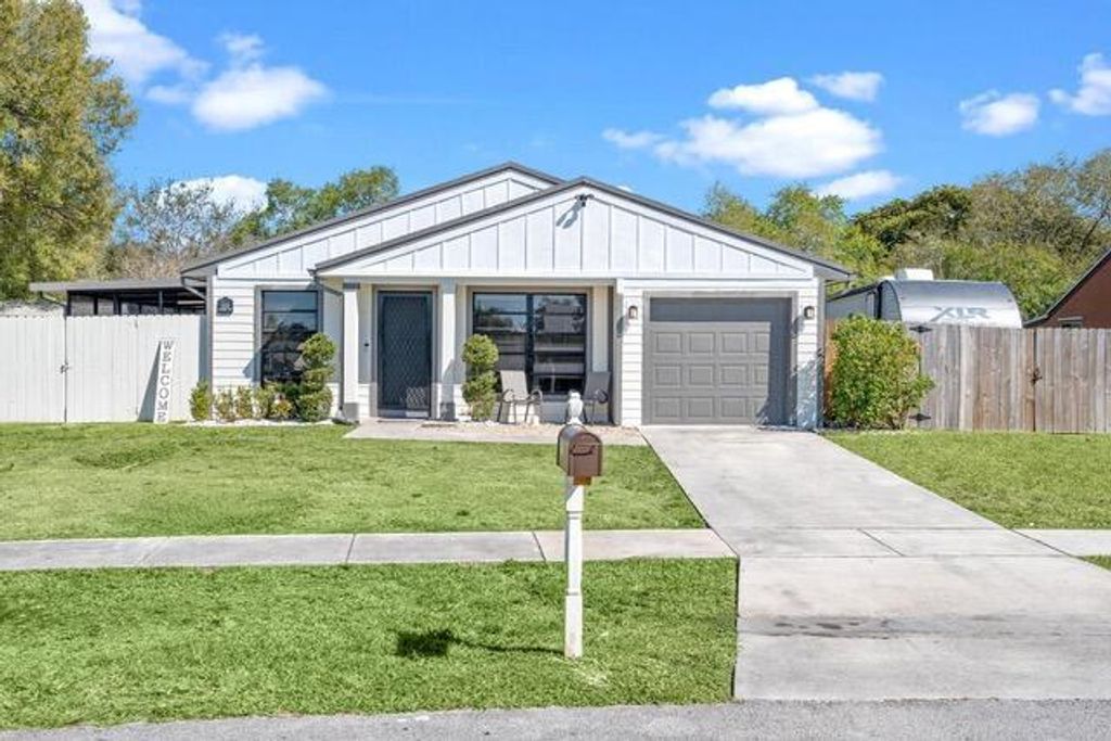 Photo of 1222 Stardust Way, Royal Palm Beach, FL 33411 (MLS # R11150017)