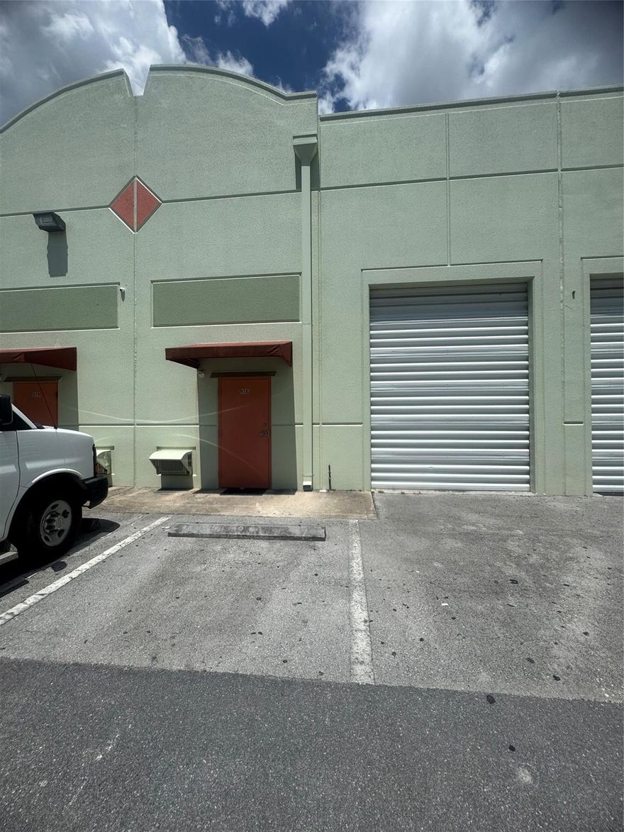 1250 SF industrial condo built in 2006. Within Homesteads General Industrial District (I-2).
Features 12'x14' roll up door, private office & restroom ,open warehouse layout, and ample parking.
Zoned for light manufacturing, trades, or storage .
 Opportunity Zone location near US-1, Krome Ave & Turnpike. Ideal for owner-user or investor.