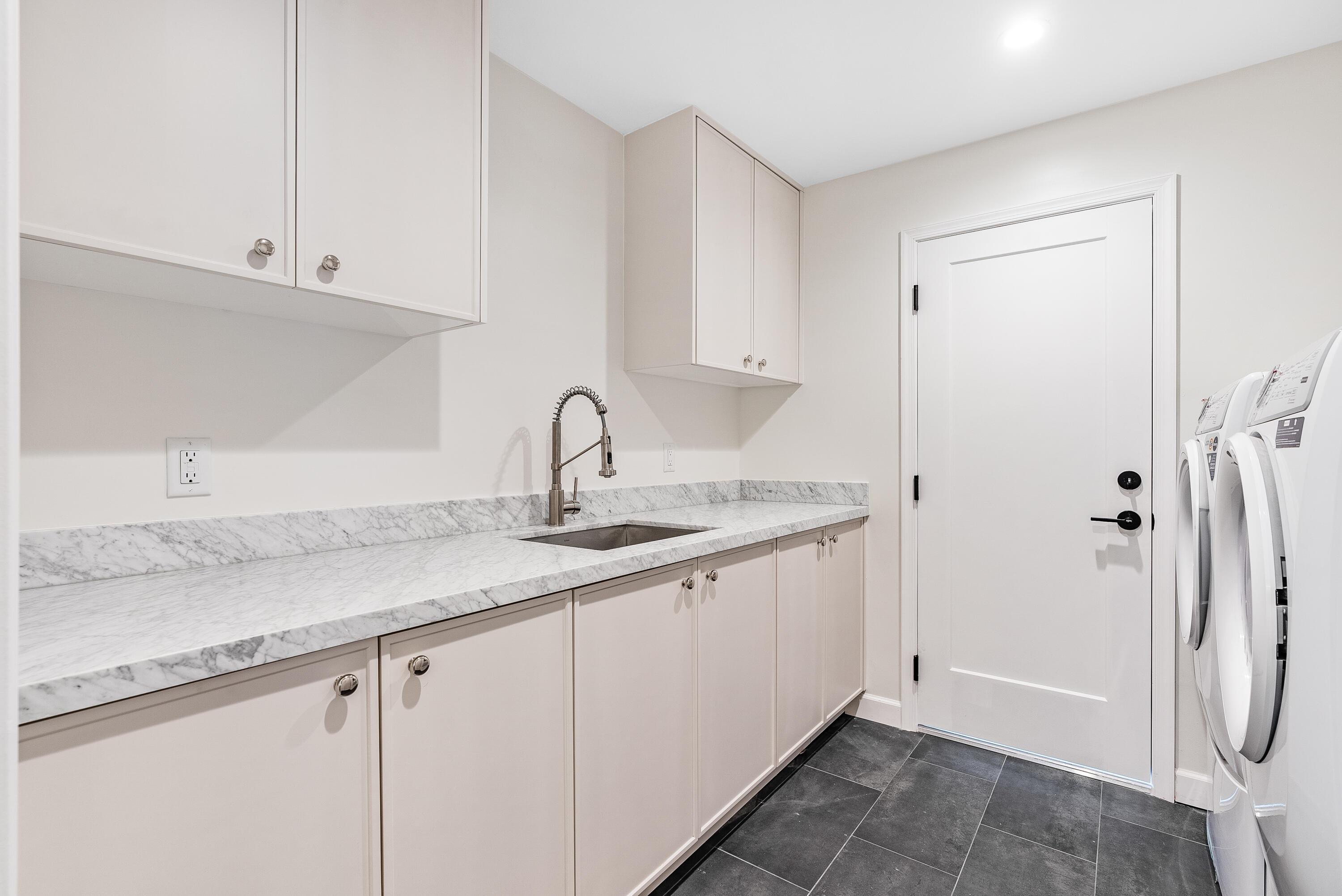 MERRY LAKE - Residential