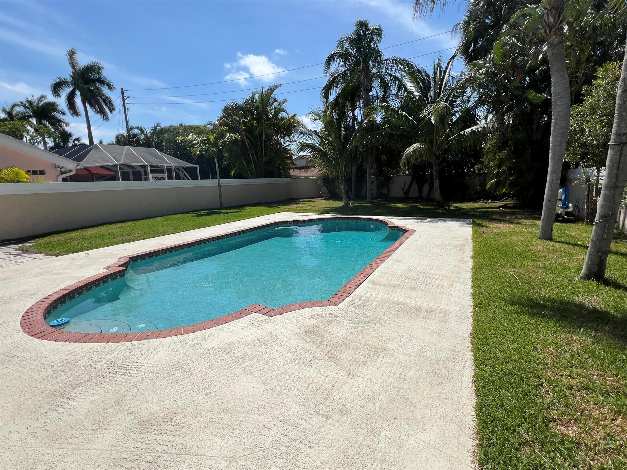 2387 Oak Tree Lane