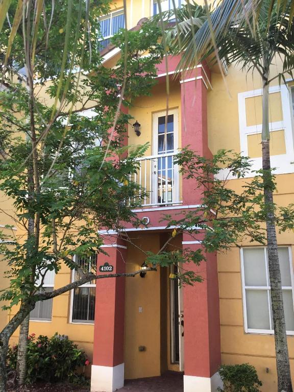 SHOMA TOWNHOMES AT ROYAL PALM BEACH CONDO - Residential Lease