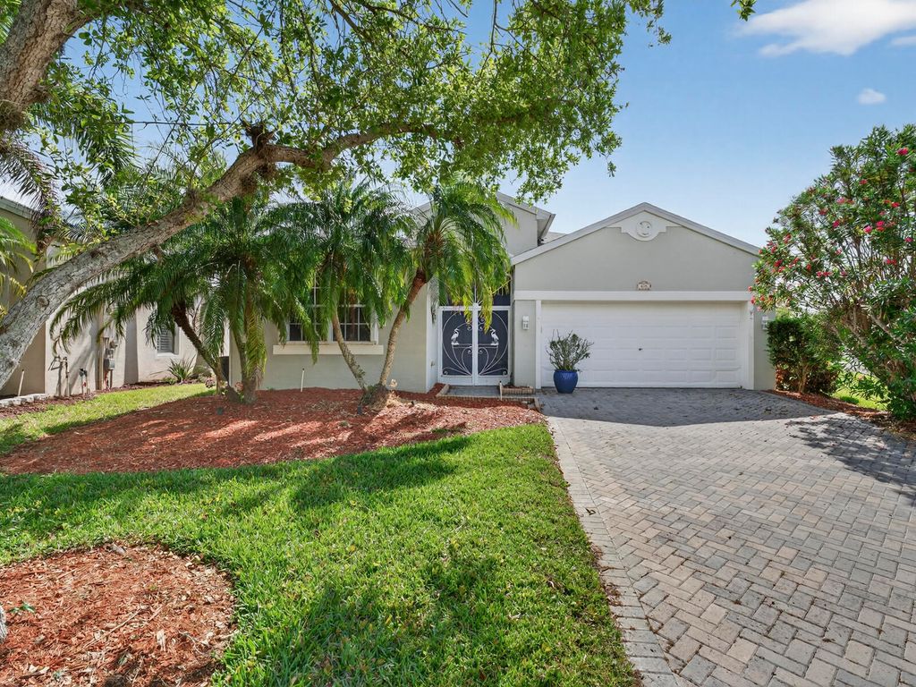 Photo of 608 SW Calamondin Way Way SW, Vero Beach, FL 32968 (MLS # B26010943)