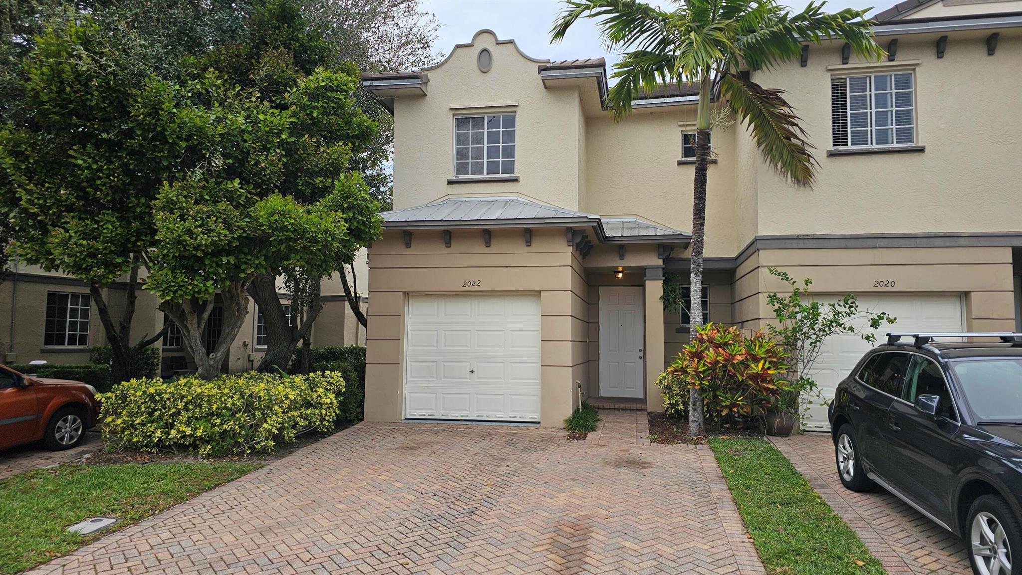 Looking for a beautiful home in a safe and secure neighborhood? Look no further! This is a stunning 2 bedrooms, 2.5 bathrooms and a 1 car garage townhouse located in a gated community with 24-hour security guard. Recently updated with brand new stainless steel appliances, this property is ready for you to move in right away. The community amenities features a spa for your relaxation, a large pool for swimming and basking in the sun, an elegant clubhouse, a well-equipped gym to keep you fit, a playground for children, and more.
