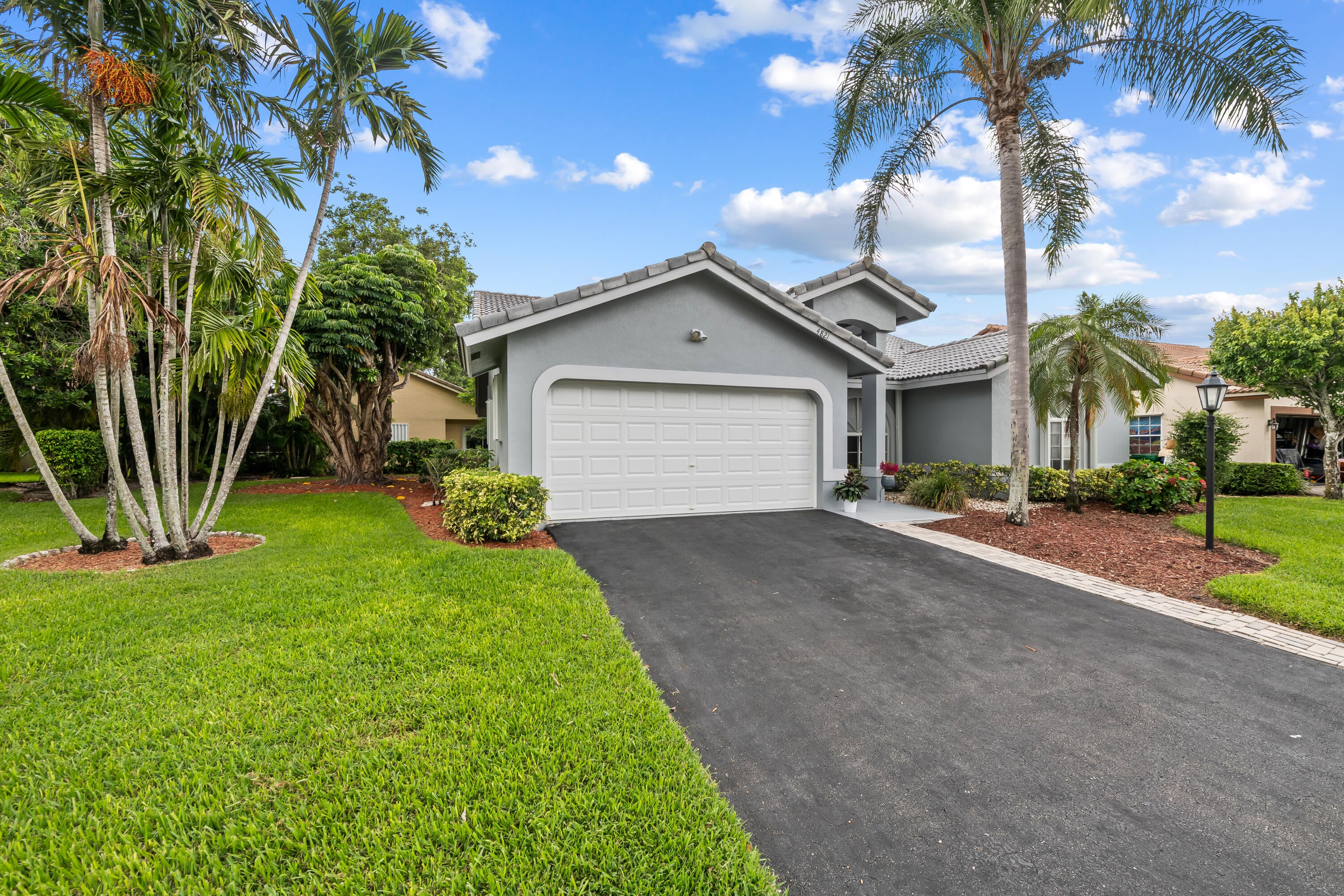 4821 NW 103rd Way, Coral Springs FL 33076