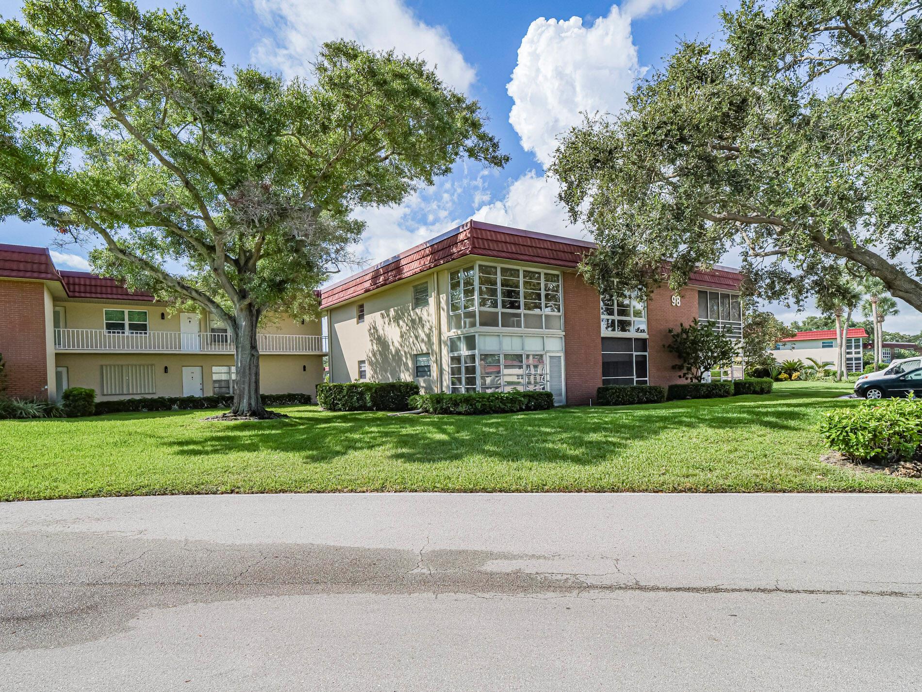 98 Spring Lake Drive 205