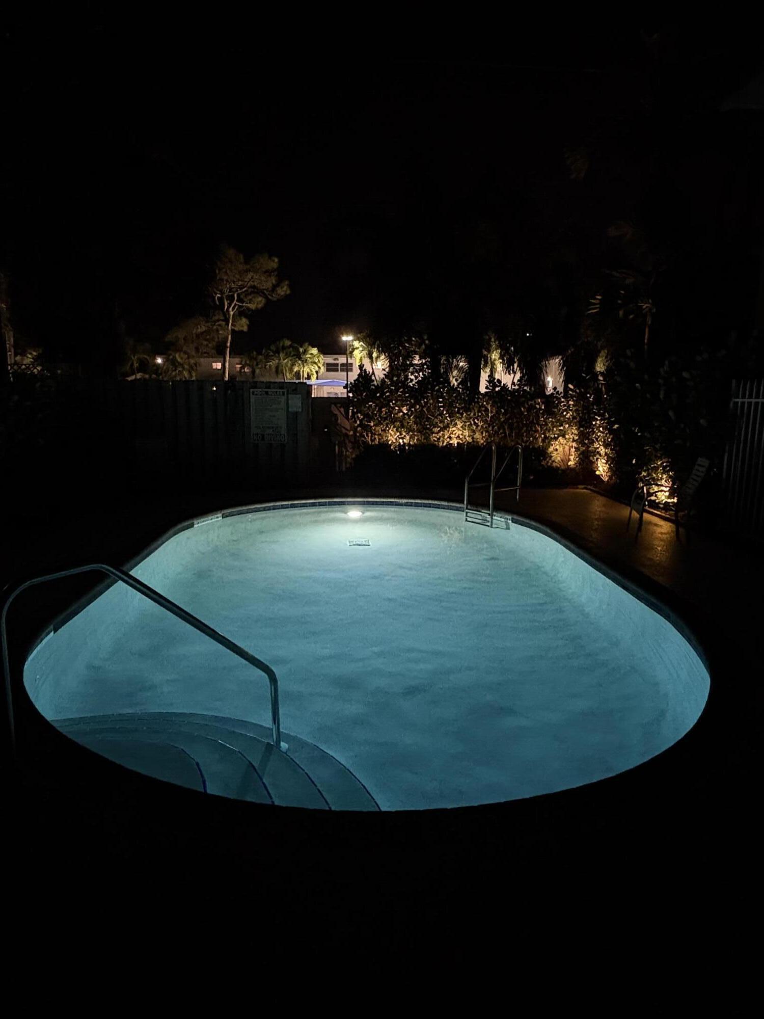 Old Florida Bungalow - Residential