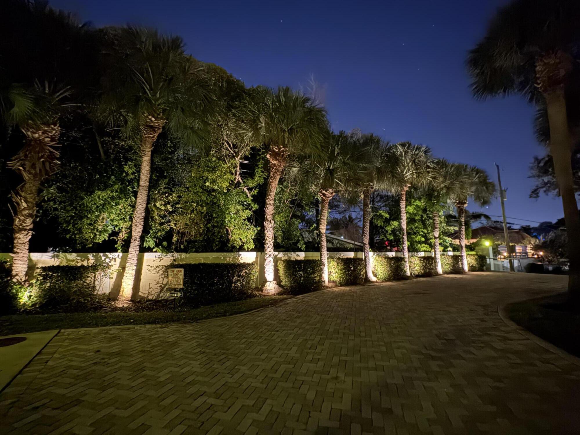 Old Florida Bungalow - Residential