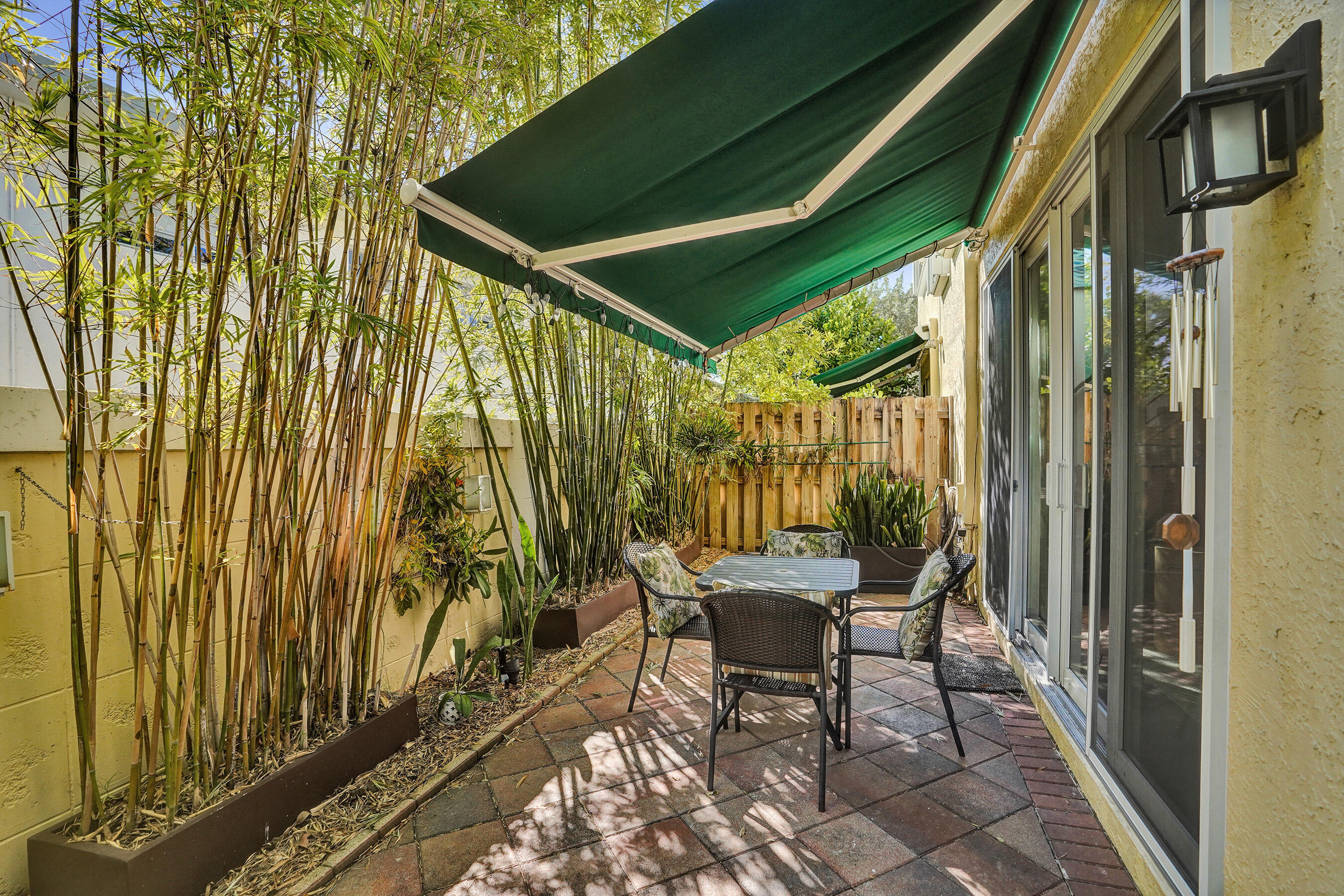 Old Florida Bungalow - Residential