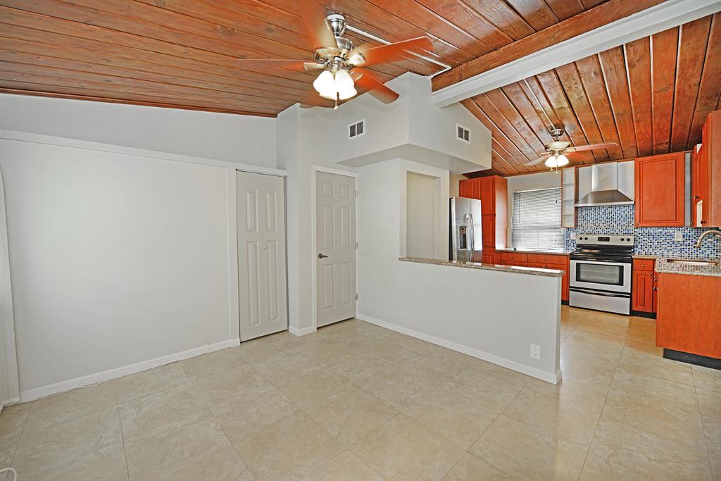 DELRAY MANORS - Residential
