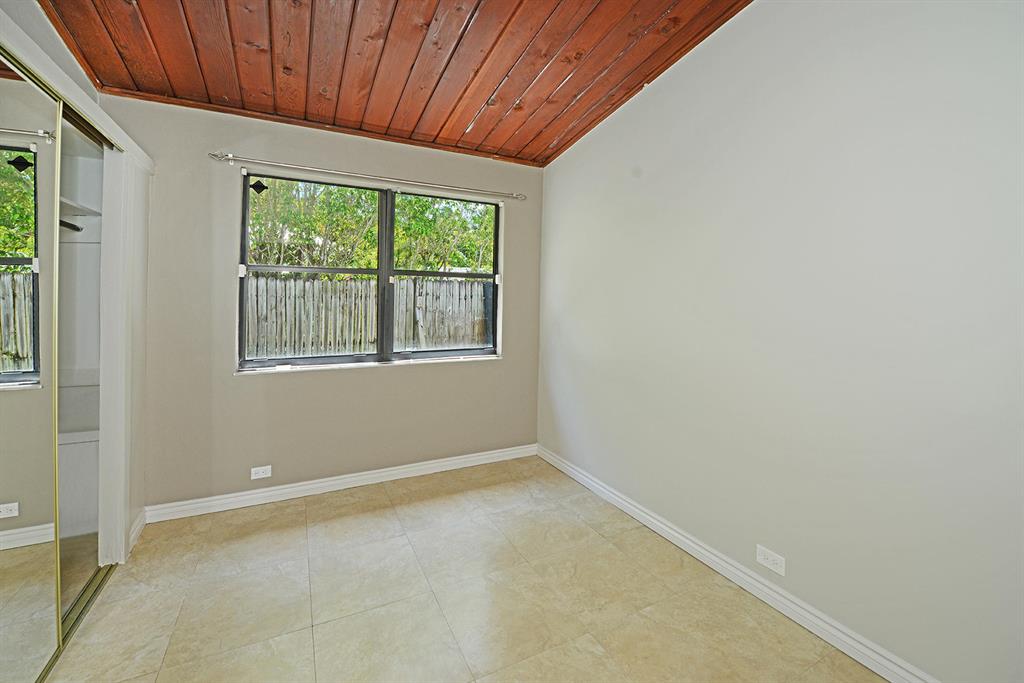 DELRAY MANORS - Residential