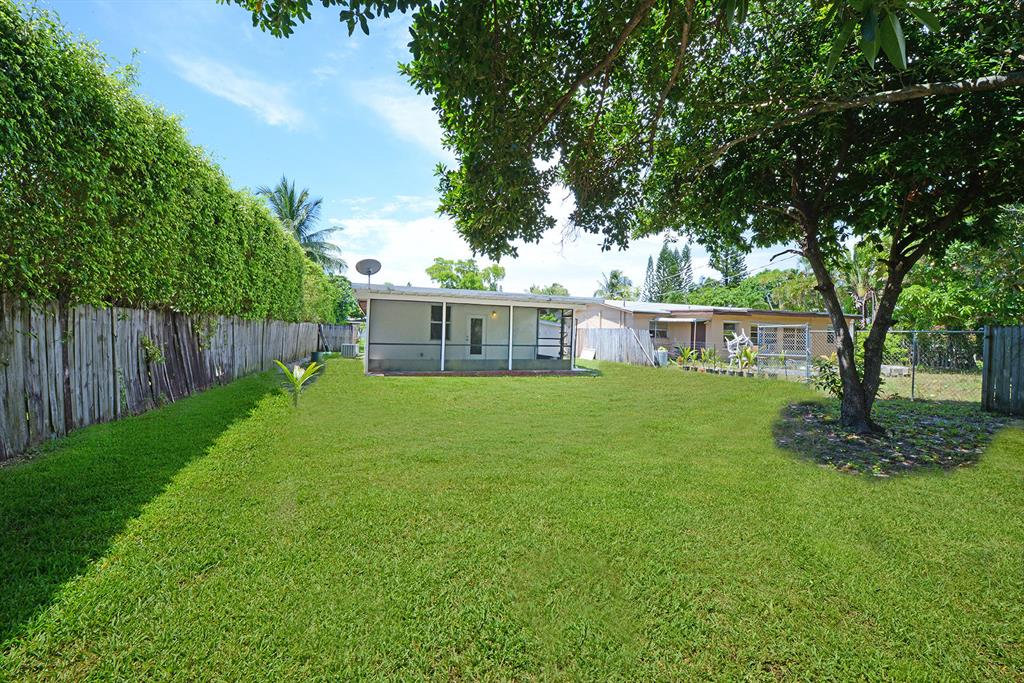 DELRAY MANORS - Residential