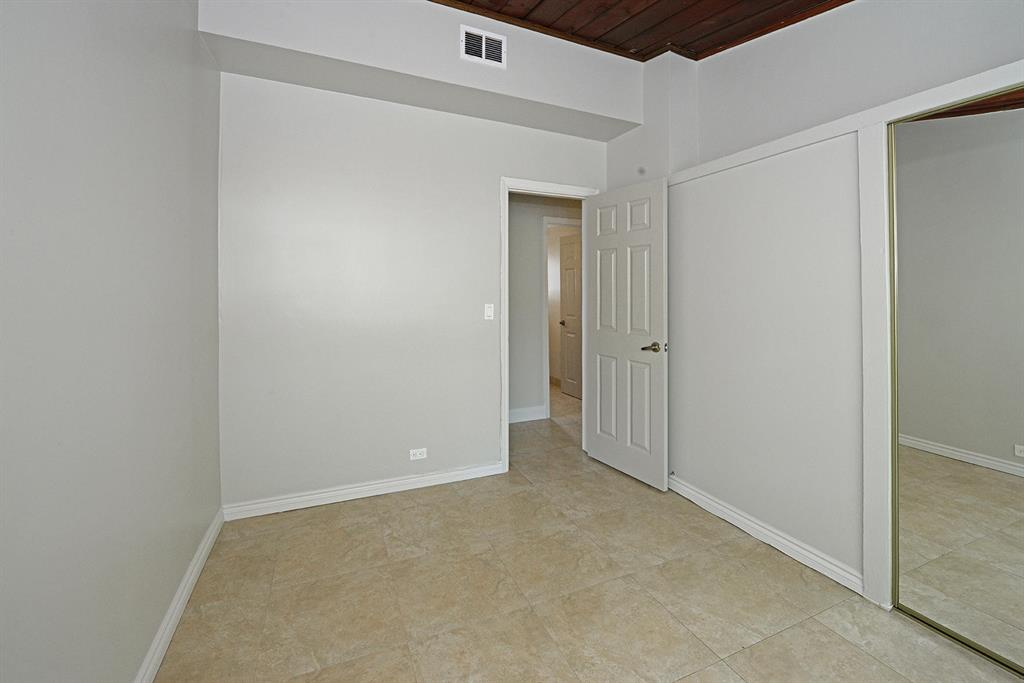 DELRAY MANORS - Residential