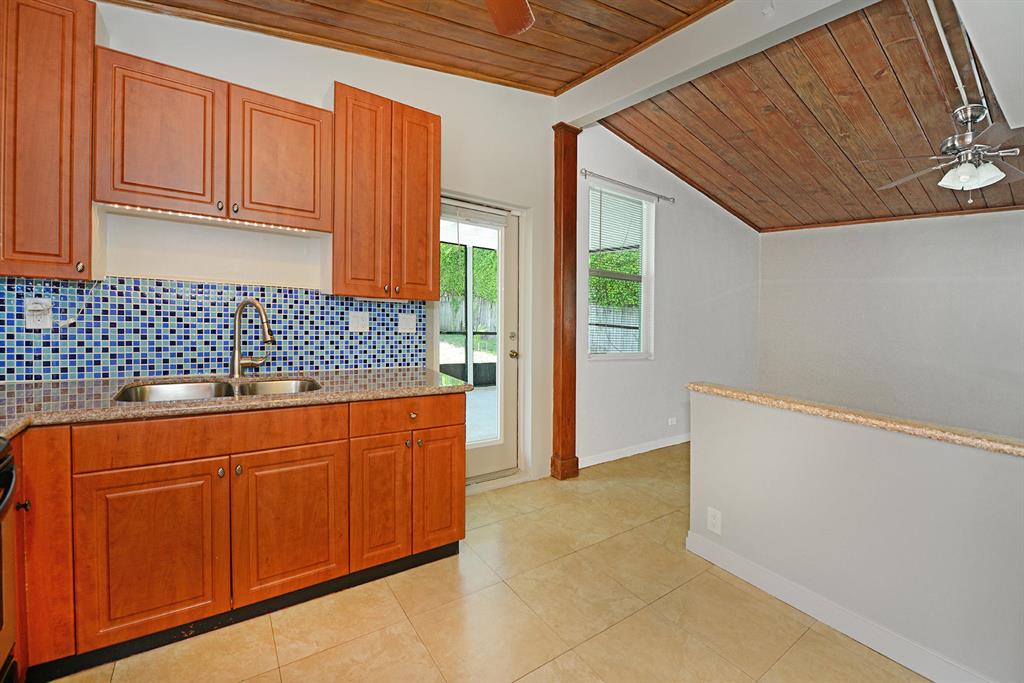 DELRAY MANORS - Residential